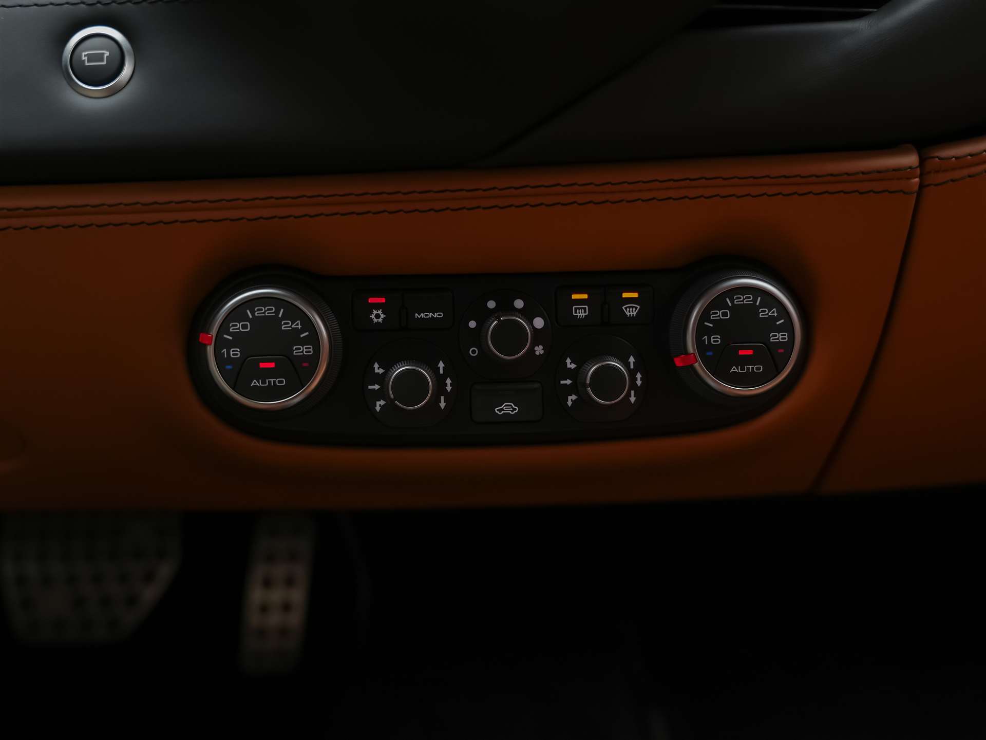 FERRARI 488 GTB 3.9 V8 *Daytona Racing-Sitze*Liftsystem*-image-34