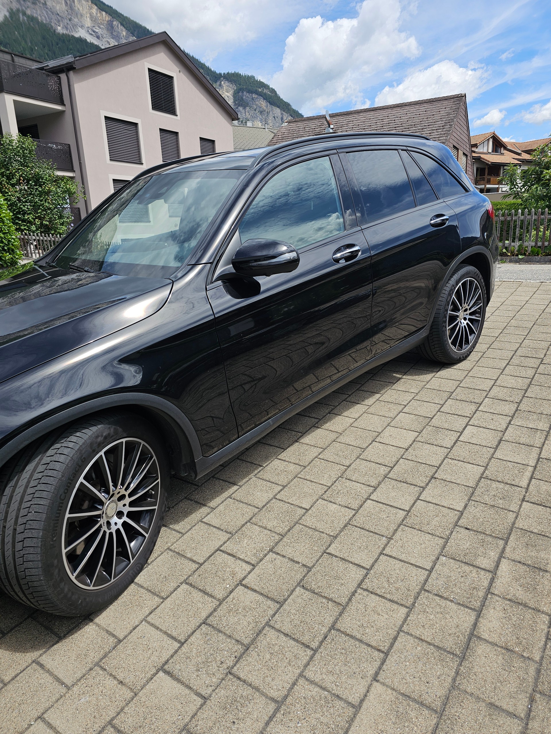 MERCEDES-BENZ GLC 250-image-1