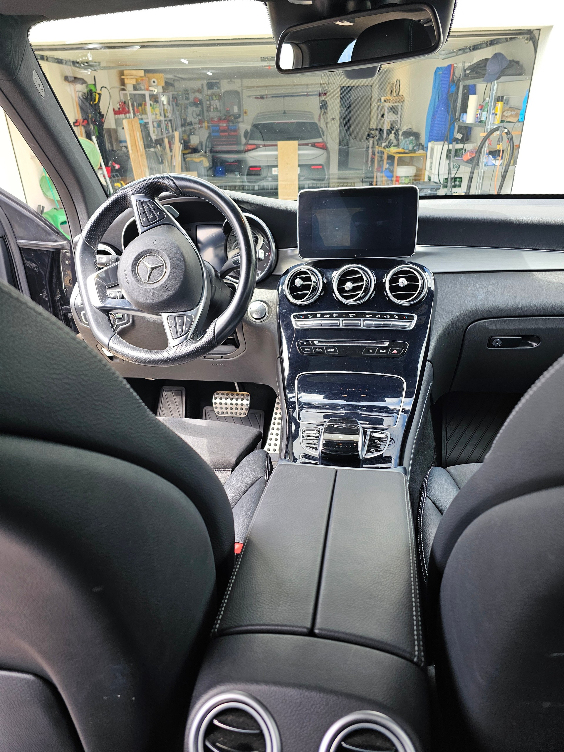 MERCEDES-BENZ GLC 250-image-3