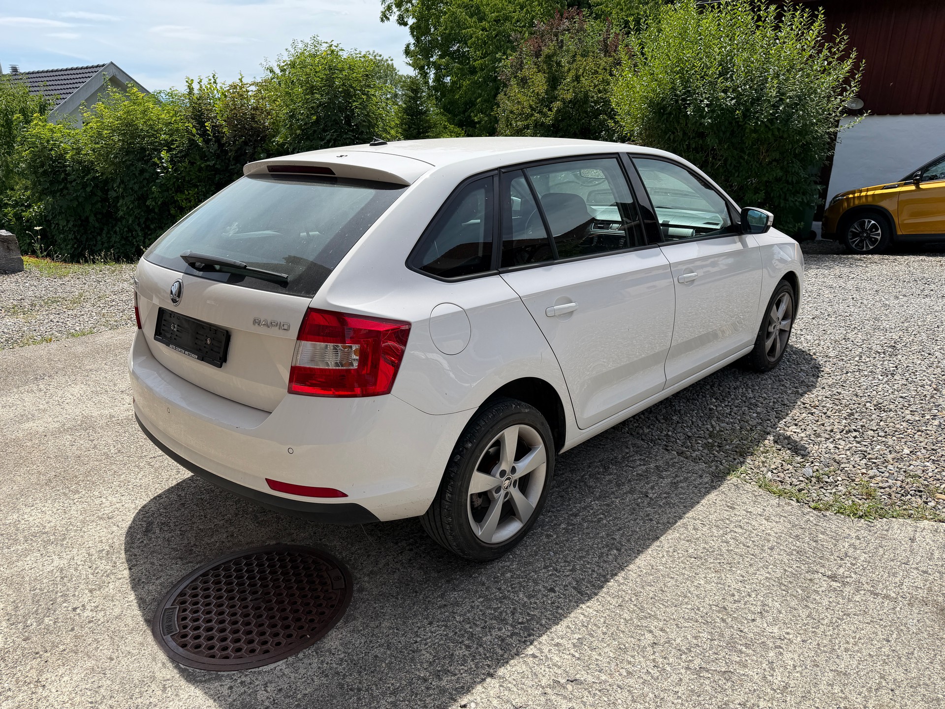SKODA Rapid Spaceback 1.2 TSI Style-image-4