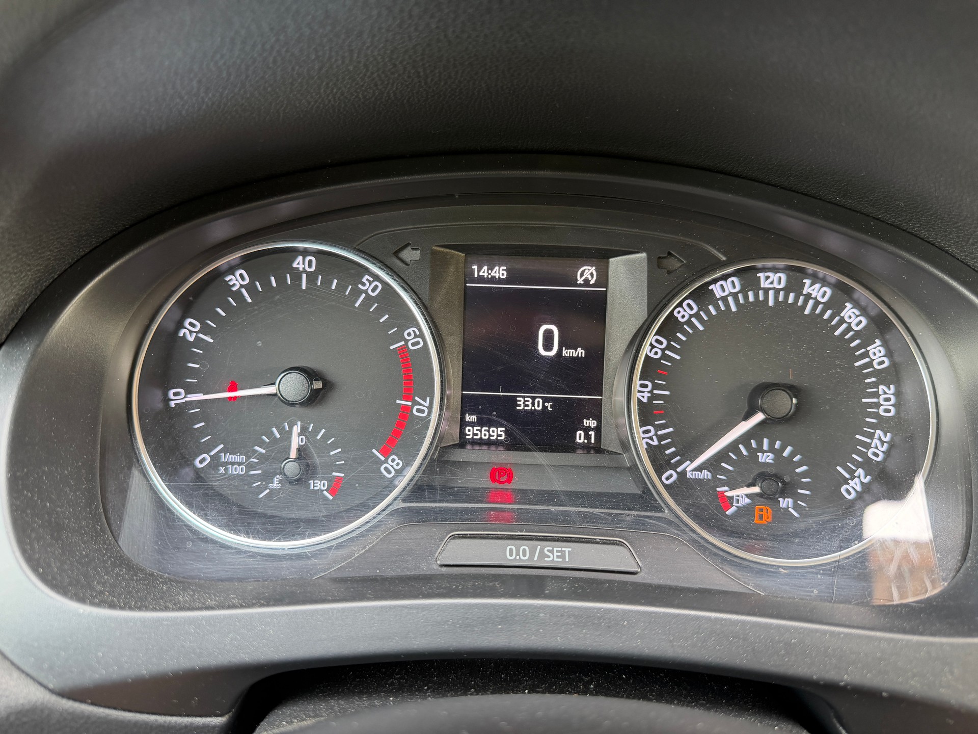 SKODA Rapid Spaceback 1.2 TSI Style-image-9