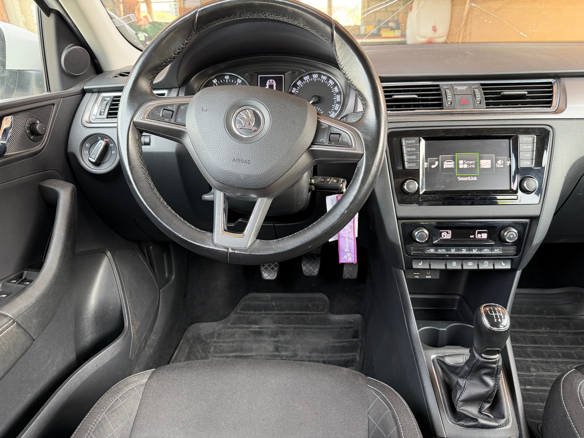 SKODA Rapid Spaceback 1.2 TSI Style-image-8