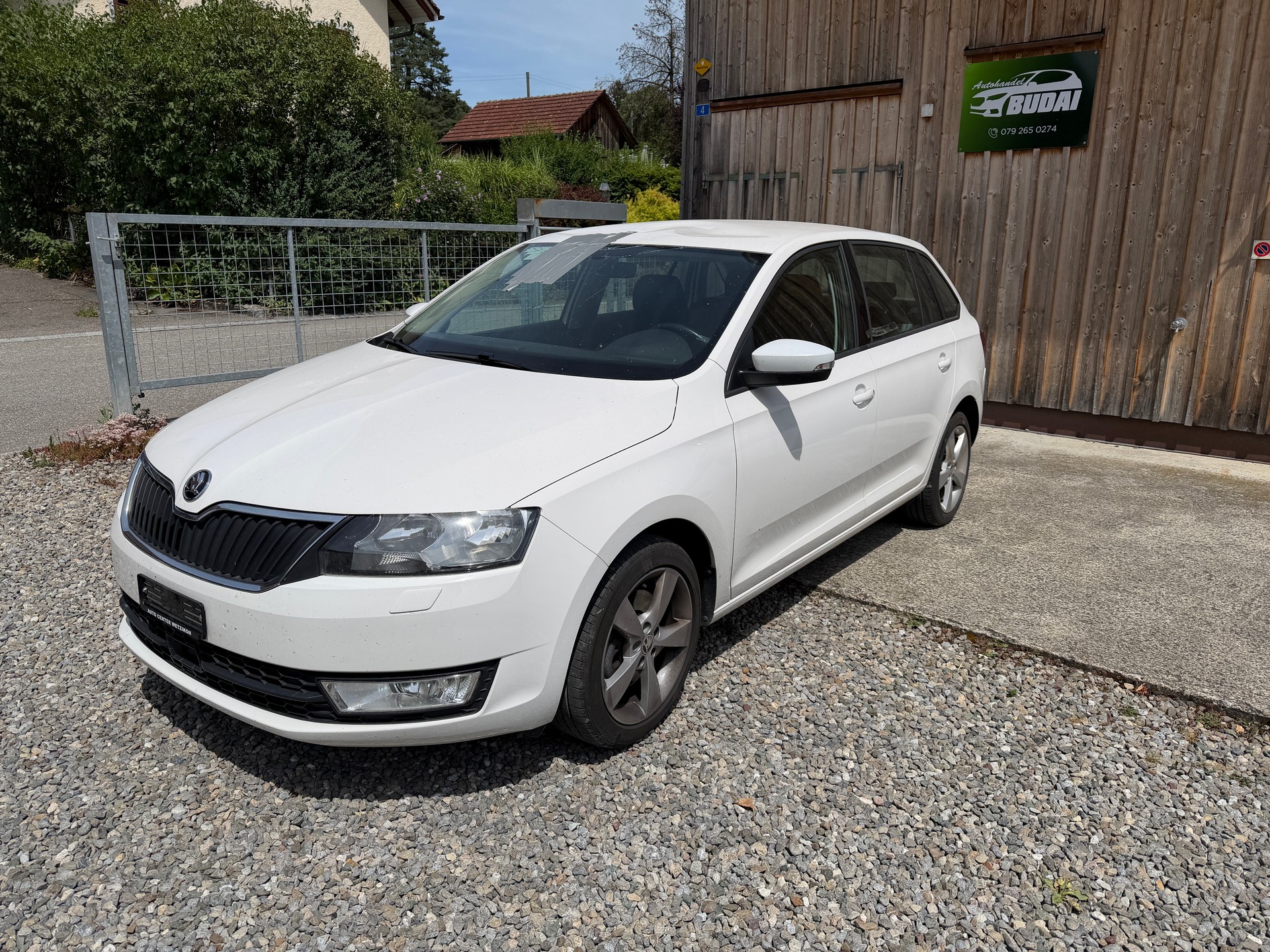 SKODA Rapid Spaceback 1.2 TSI Style-image-0