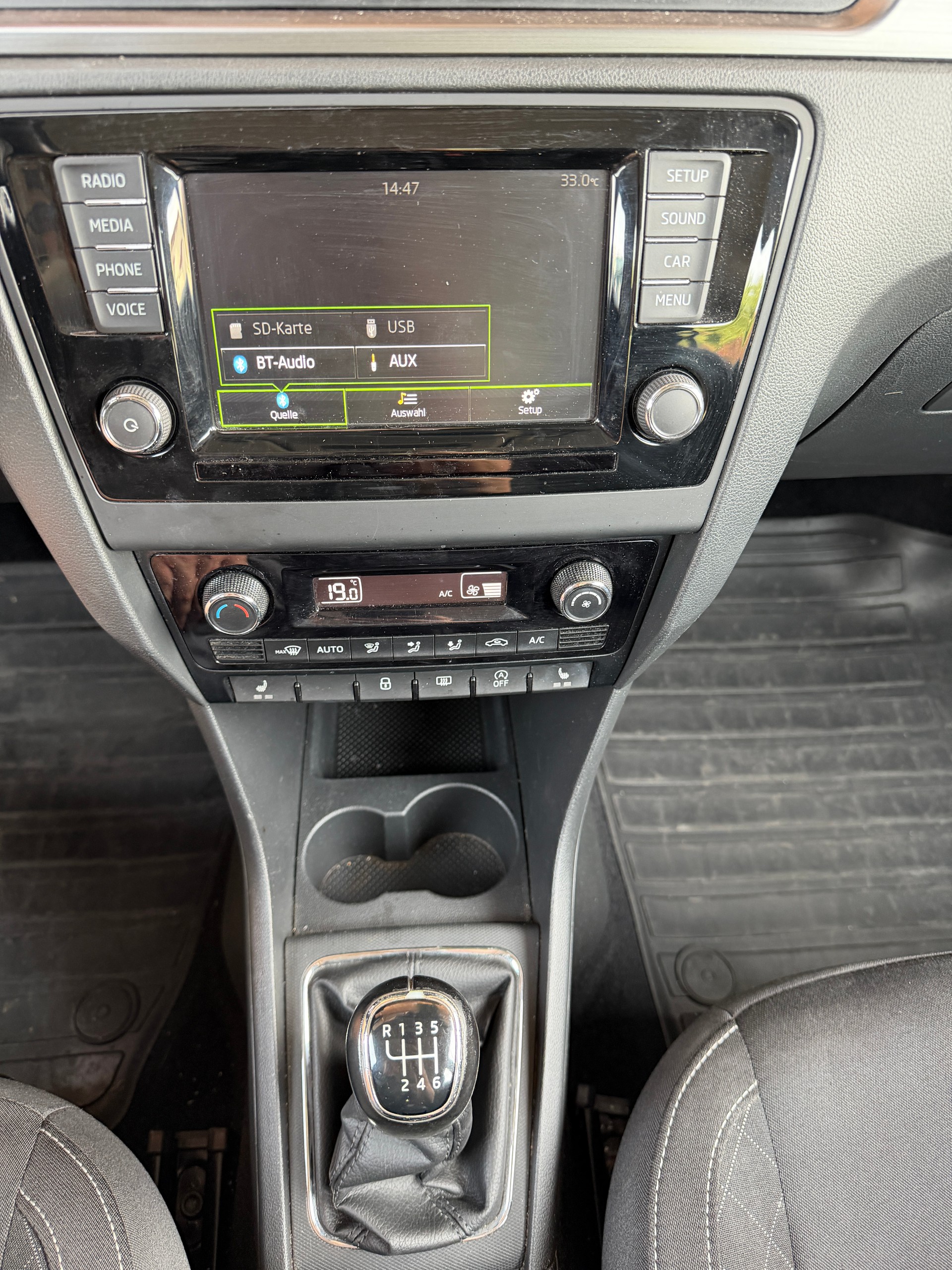 SKODA Rapid Spaceback 1.2 TSI Style-image-12