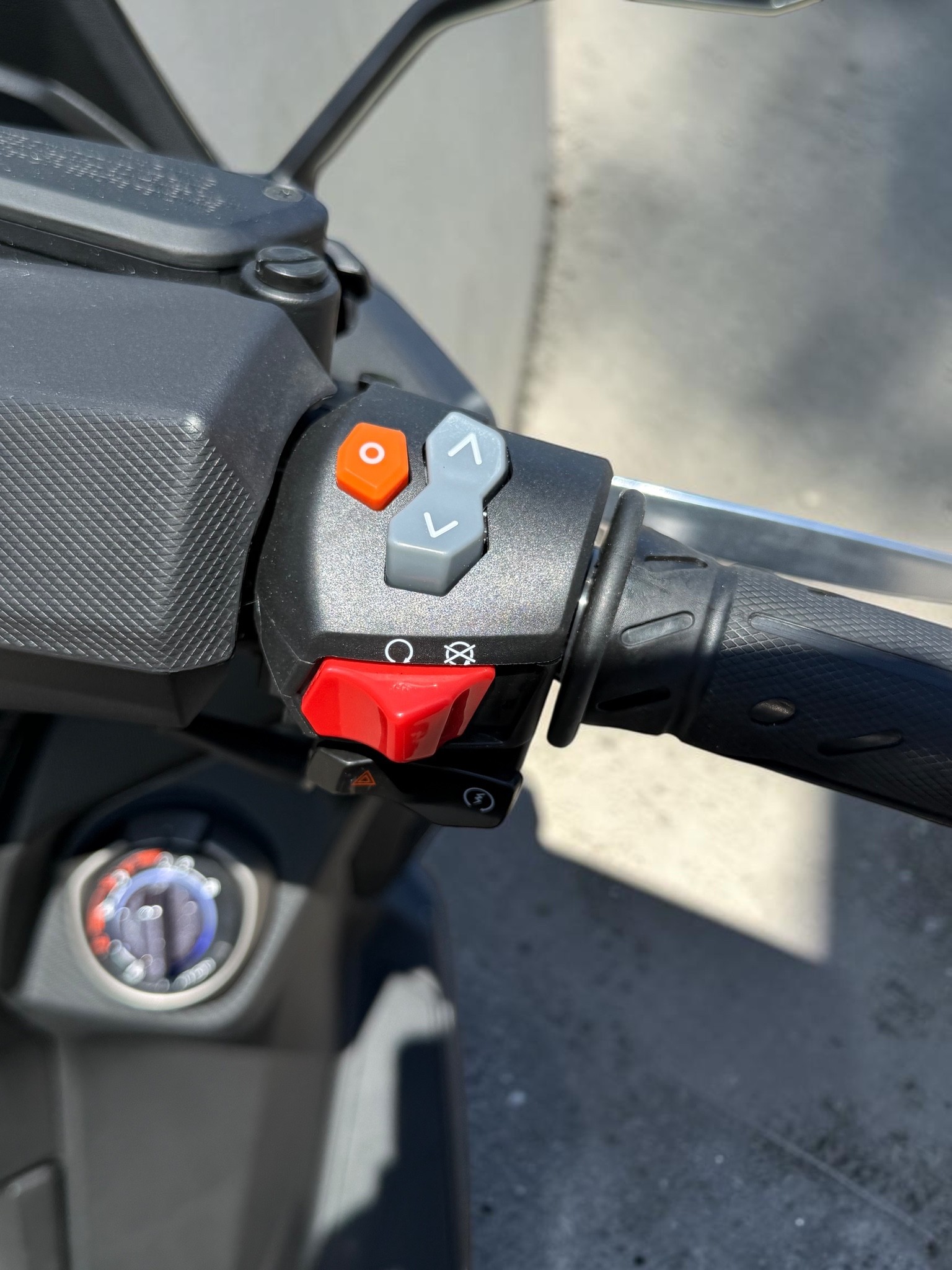 KYMCO Downtown 350 GT-image-2