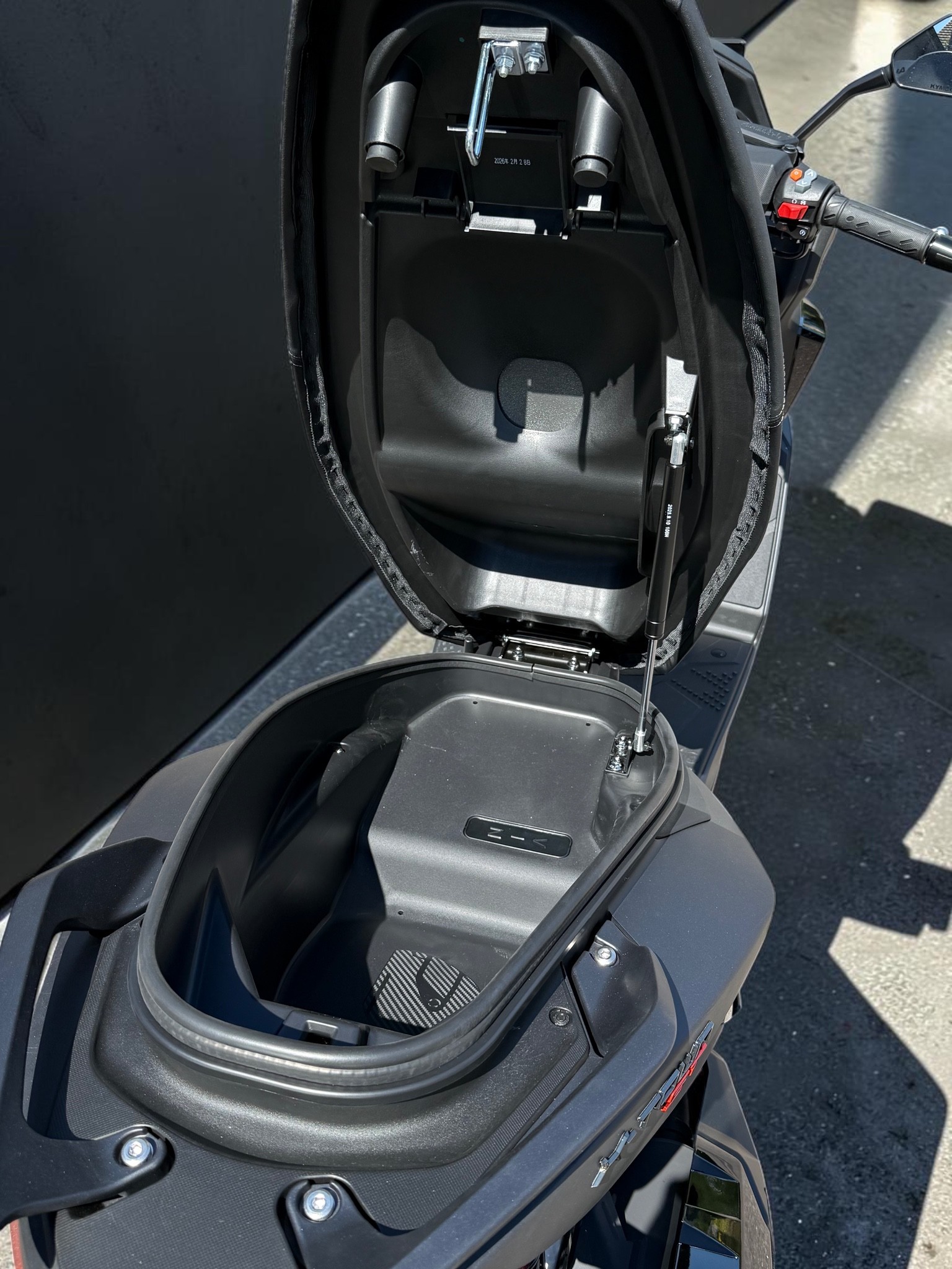 KYMCO Downtown 350 GT-image-4