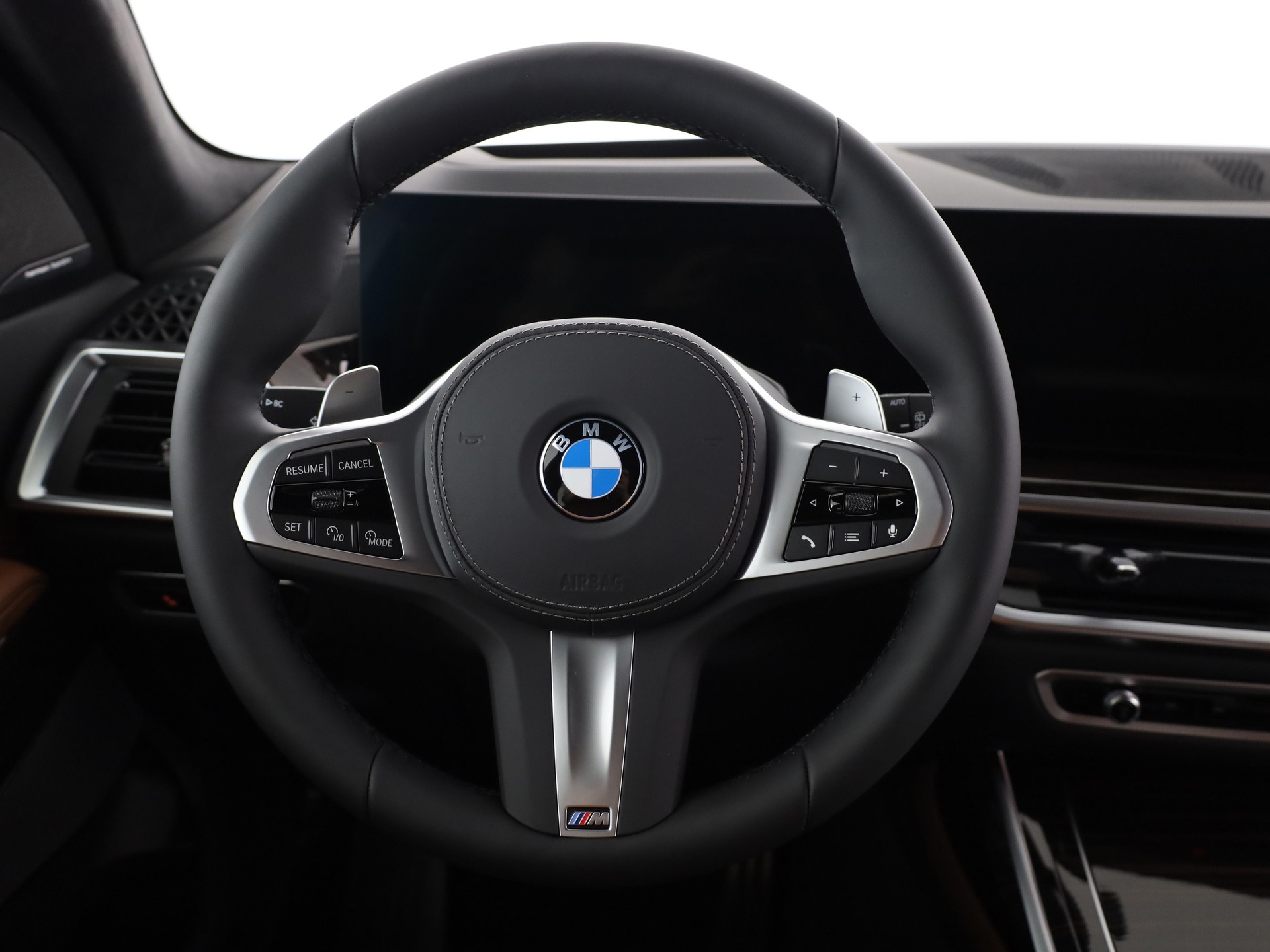 BMW X7 40i xDrive SAG-image-19