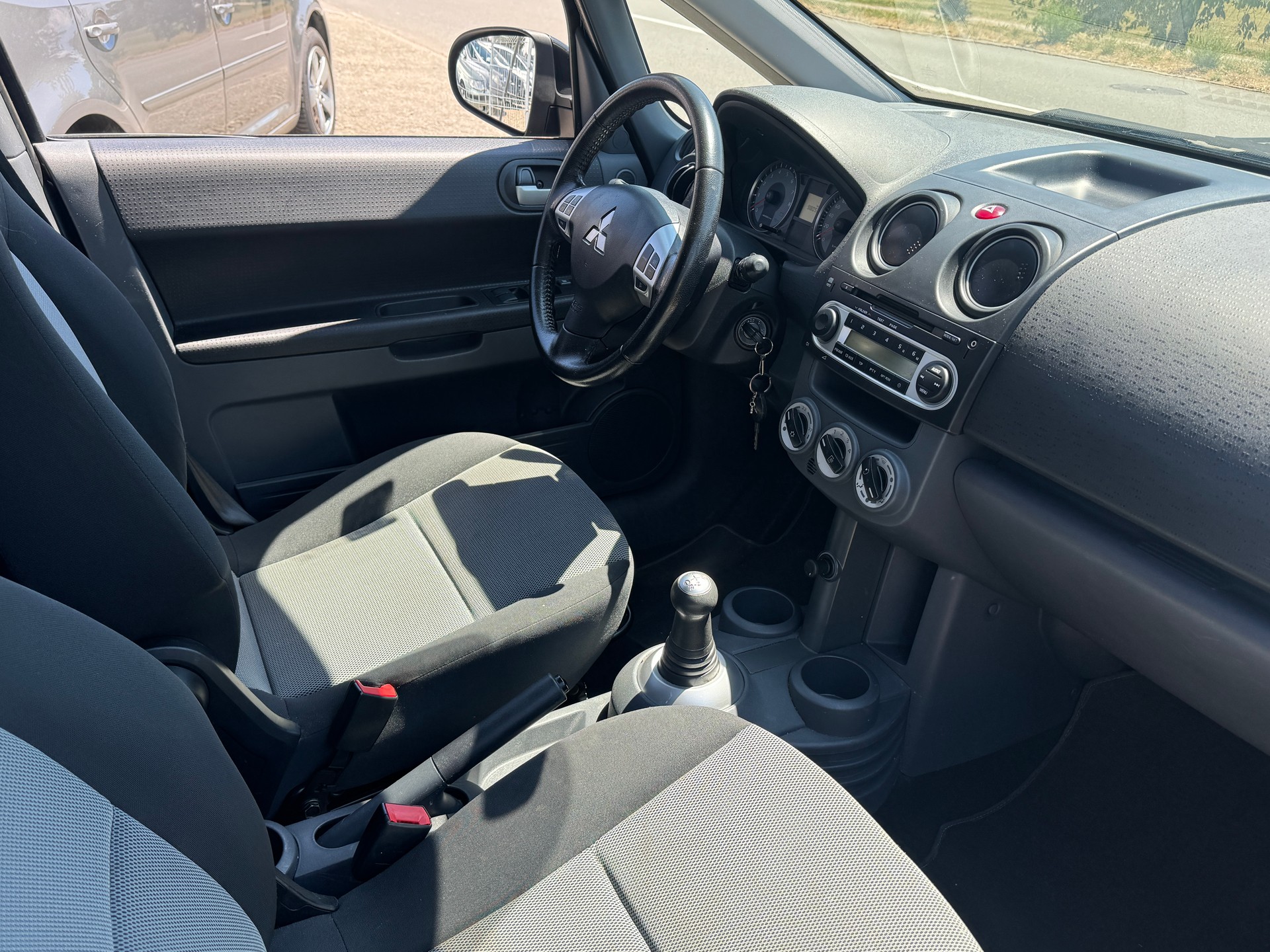 MITSUBISHI Colt 1.3 16V Jubilé (35) Allshift-image-7