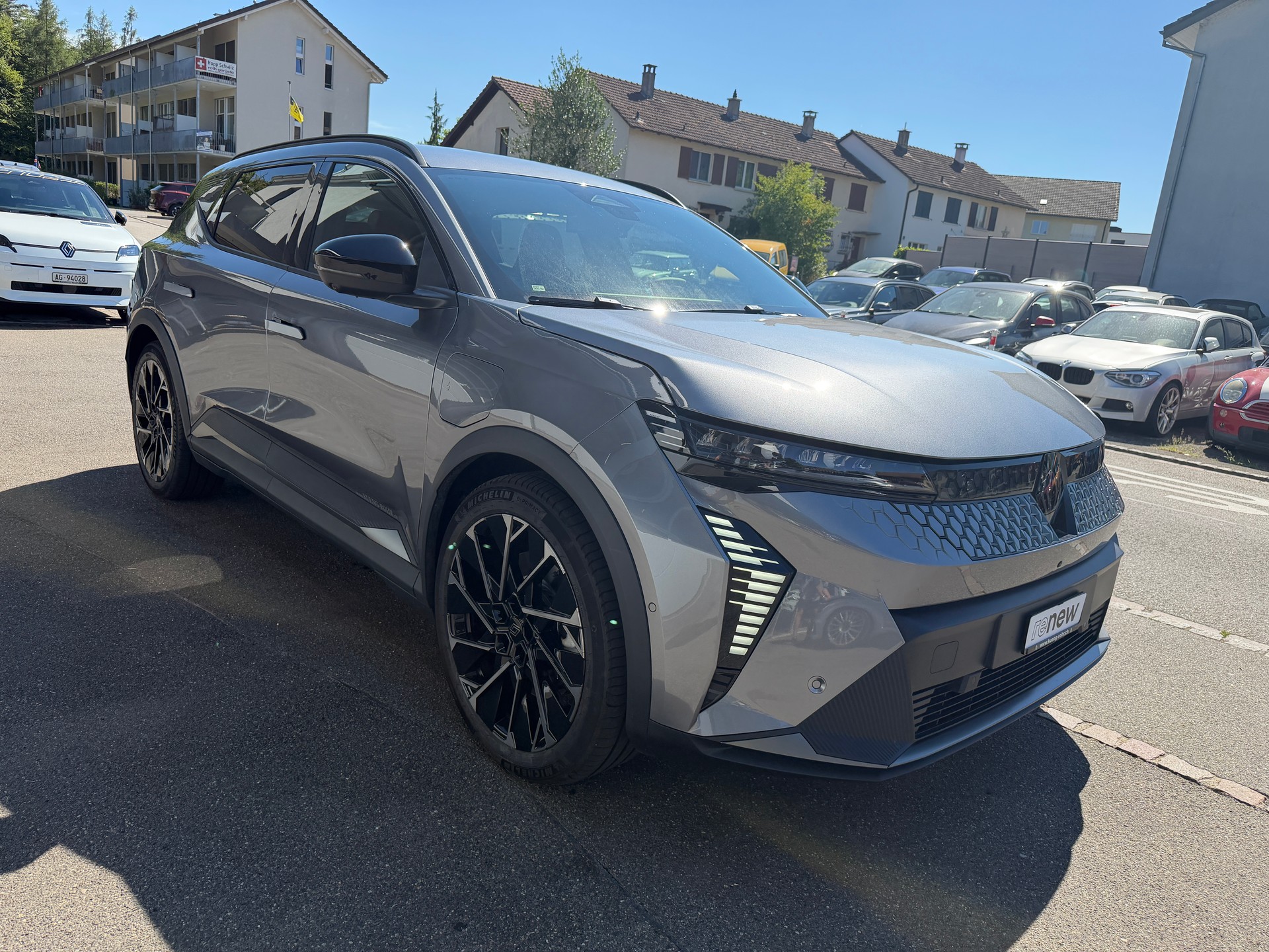 RENAULT Scénic E-Tech esprit Alpine-showroom-element-2