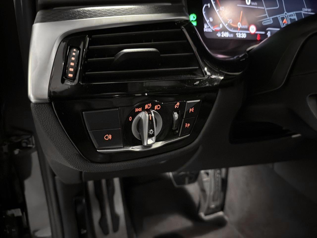 BMW 520d xDrive Touring M Sport-image-21