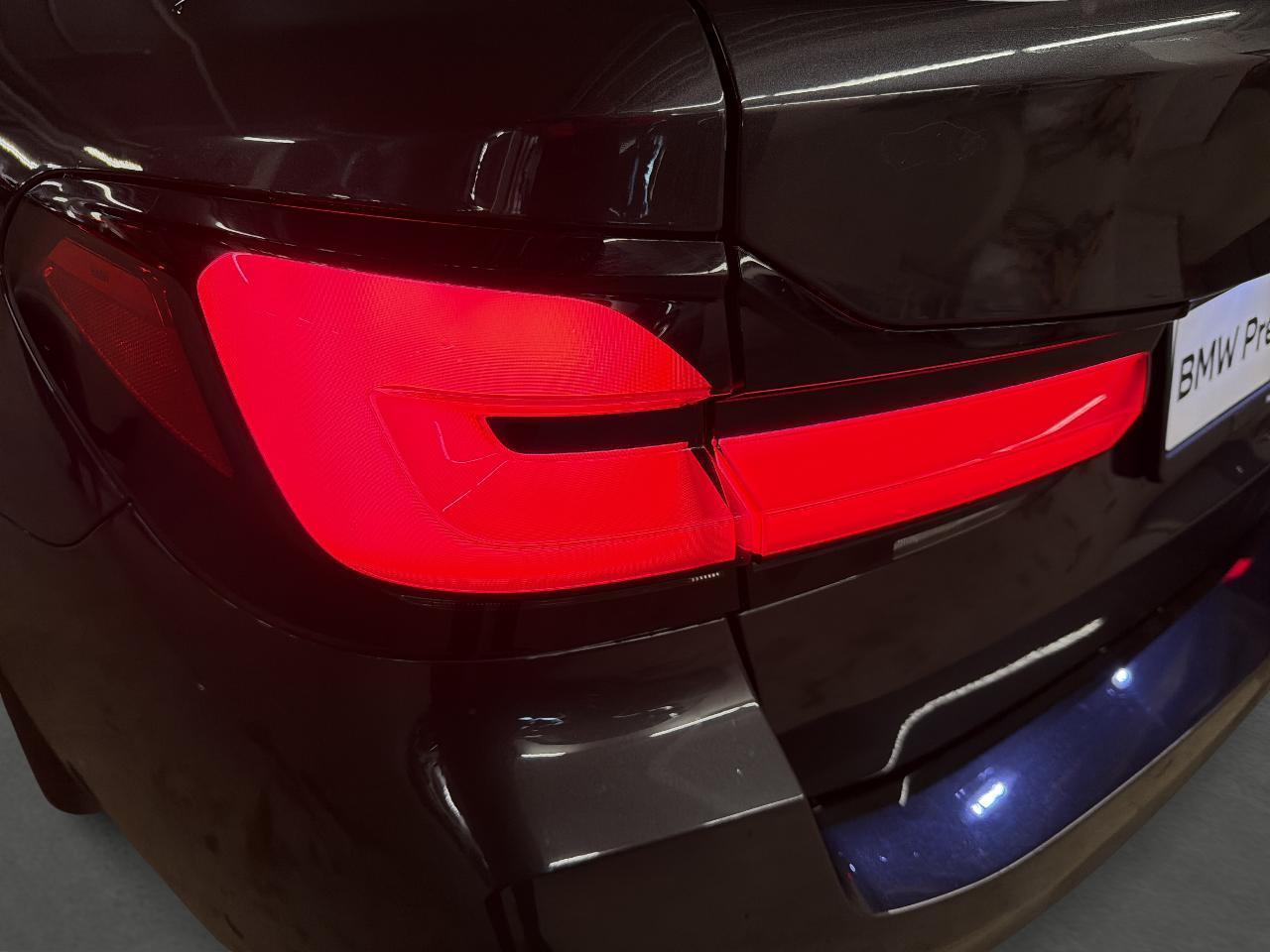 BMW 520d xDrive Touring M Sport-image-9