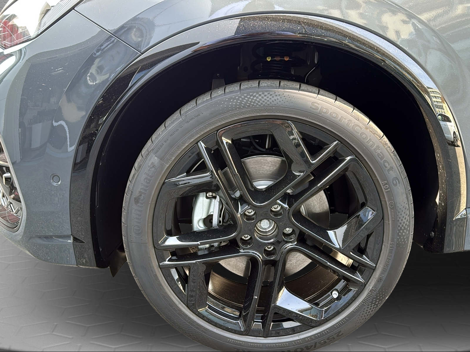 VW Tiguan 2.0 TSI DSG R-Line Plus 4Motion-image-5