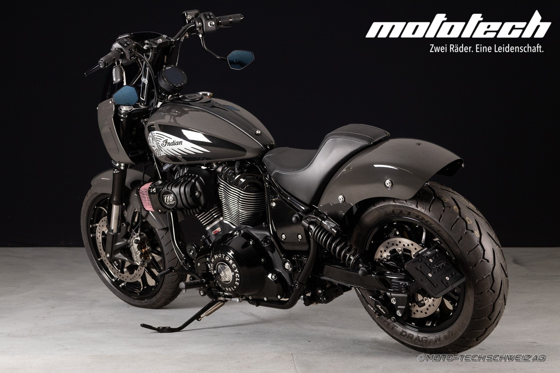INDIAN Sport Chief-showroom-element-3