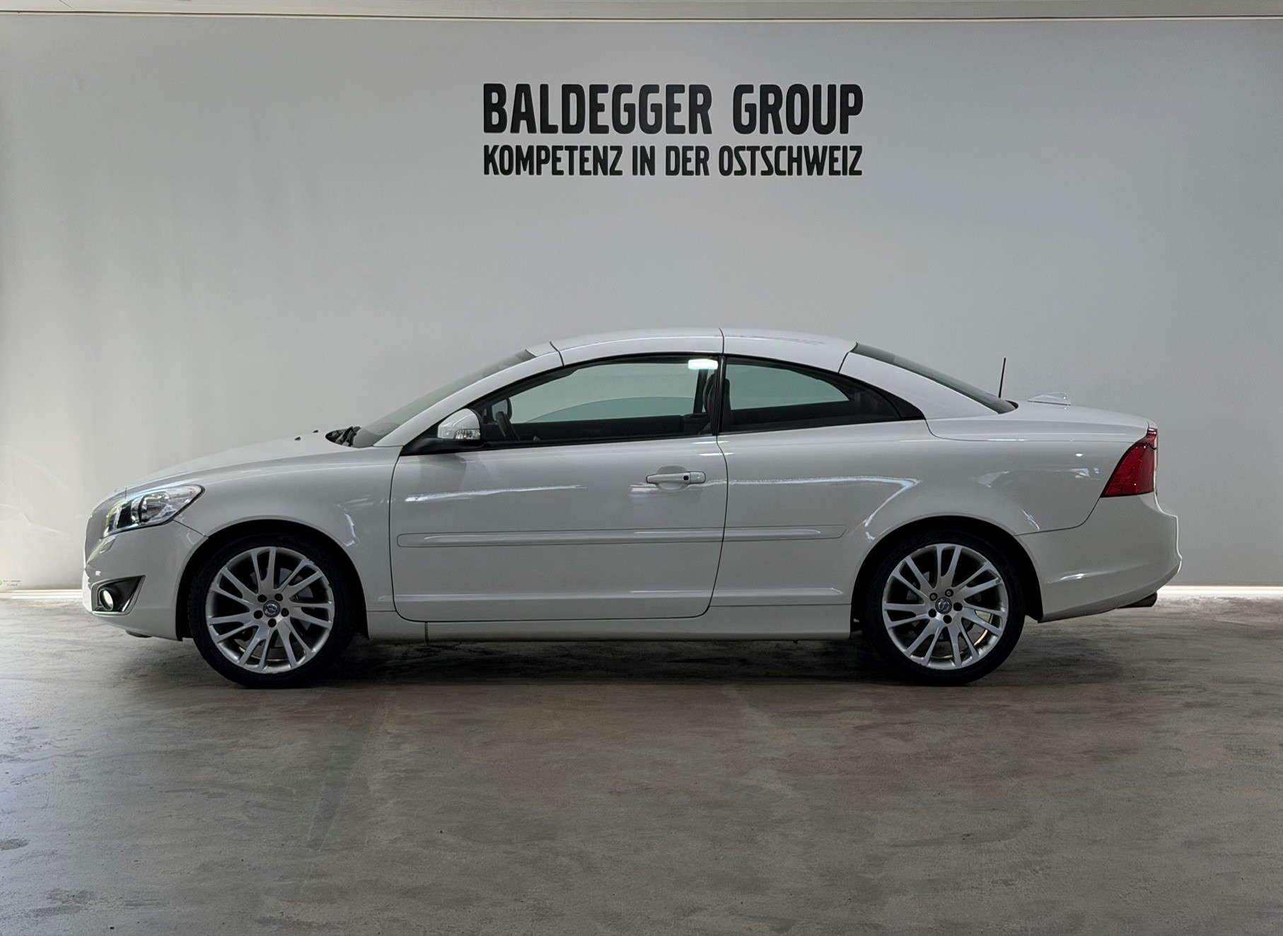 VOLVO C70 Cabriolet 2.5 20V T5 230 I-image-1