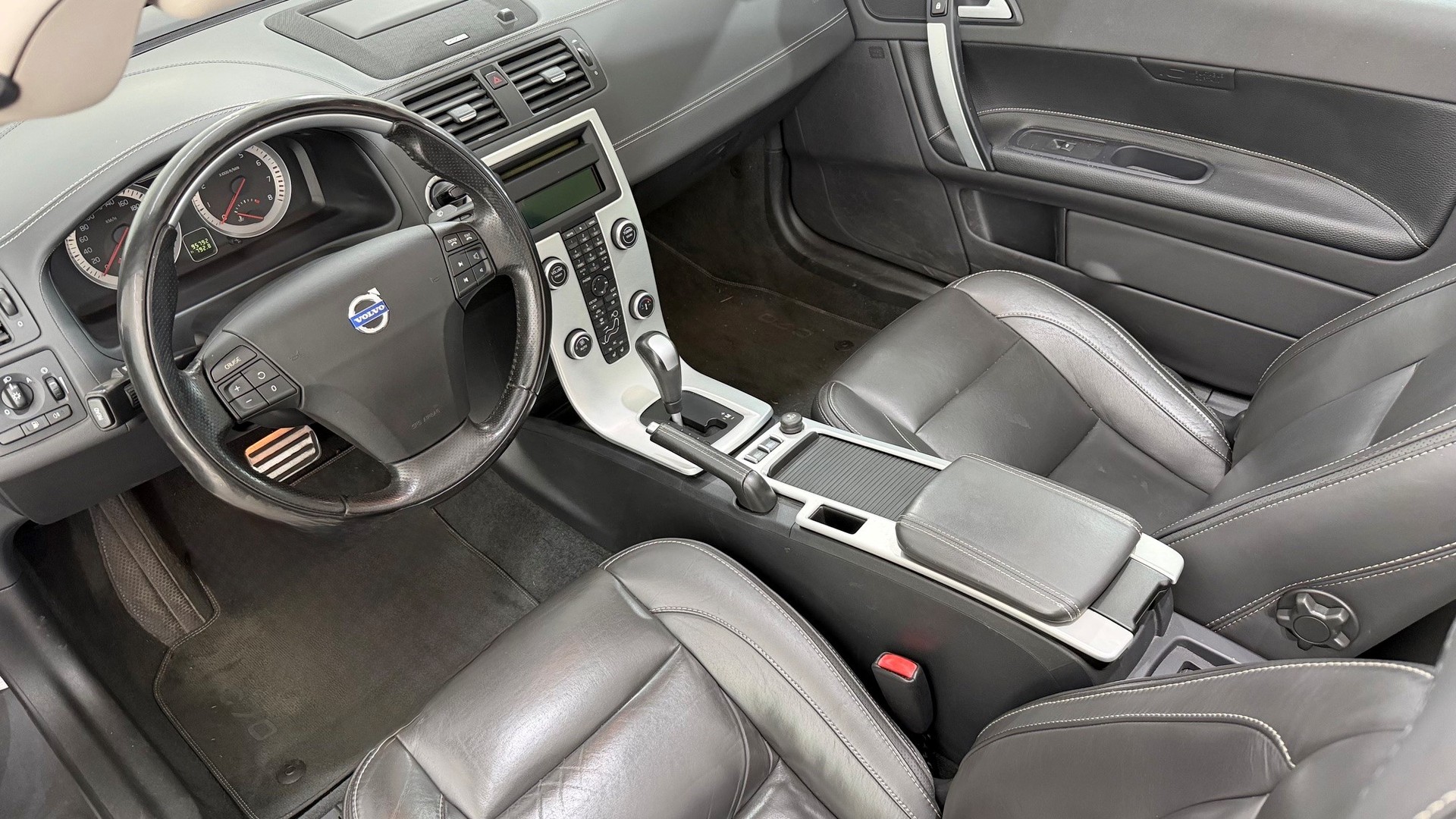 VOLVO C70 Cabriolet 2.5 20V T5 230 I-image-3