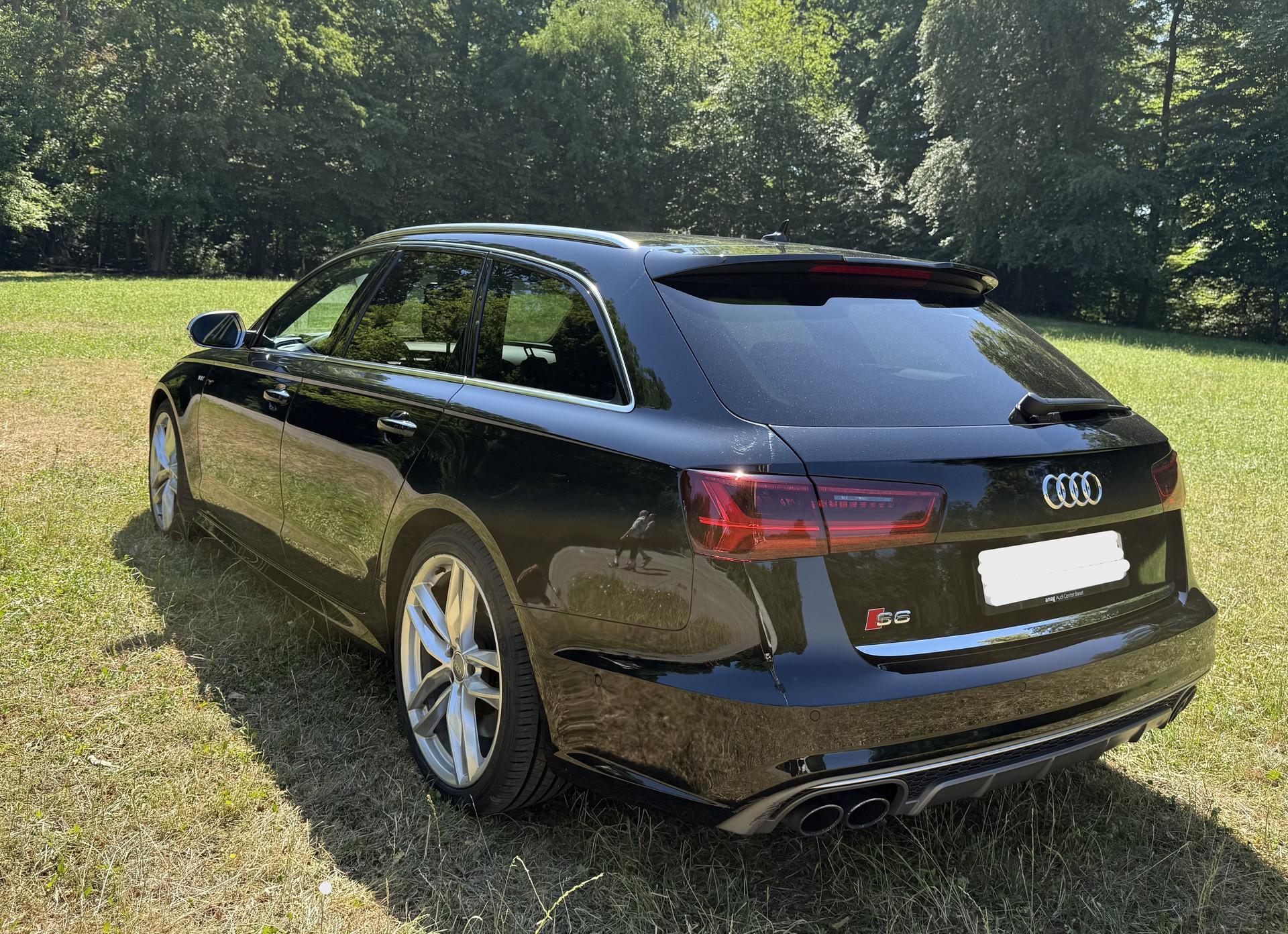 AUDI 4.0 V8 TFSI quattro S-Tronic-image-6