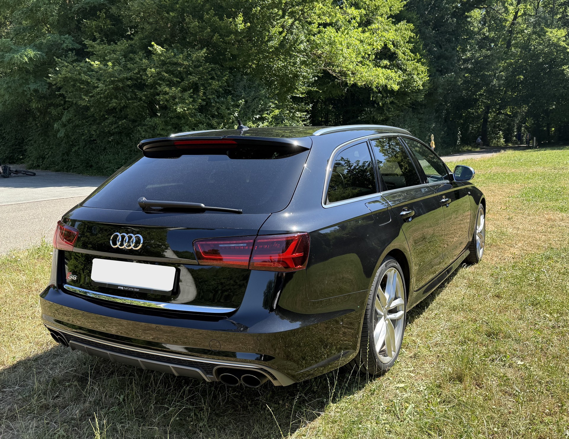 AUDI 4.0 V8 TFSI quattro S-Tronic-image-2
