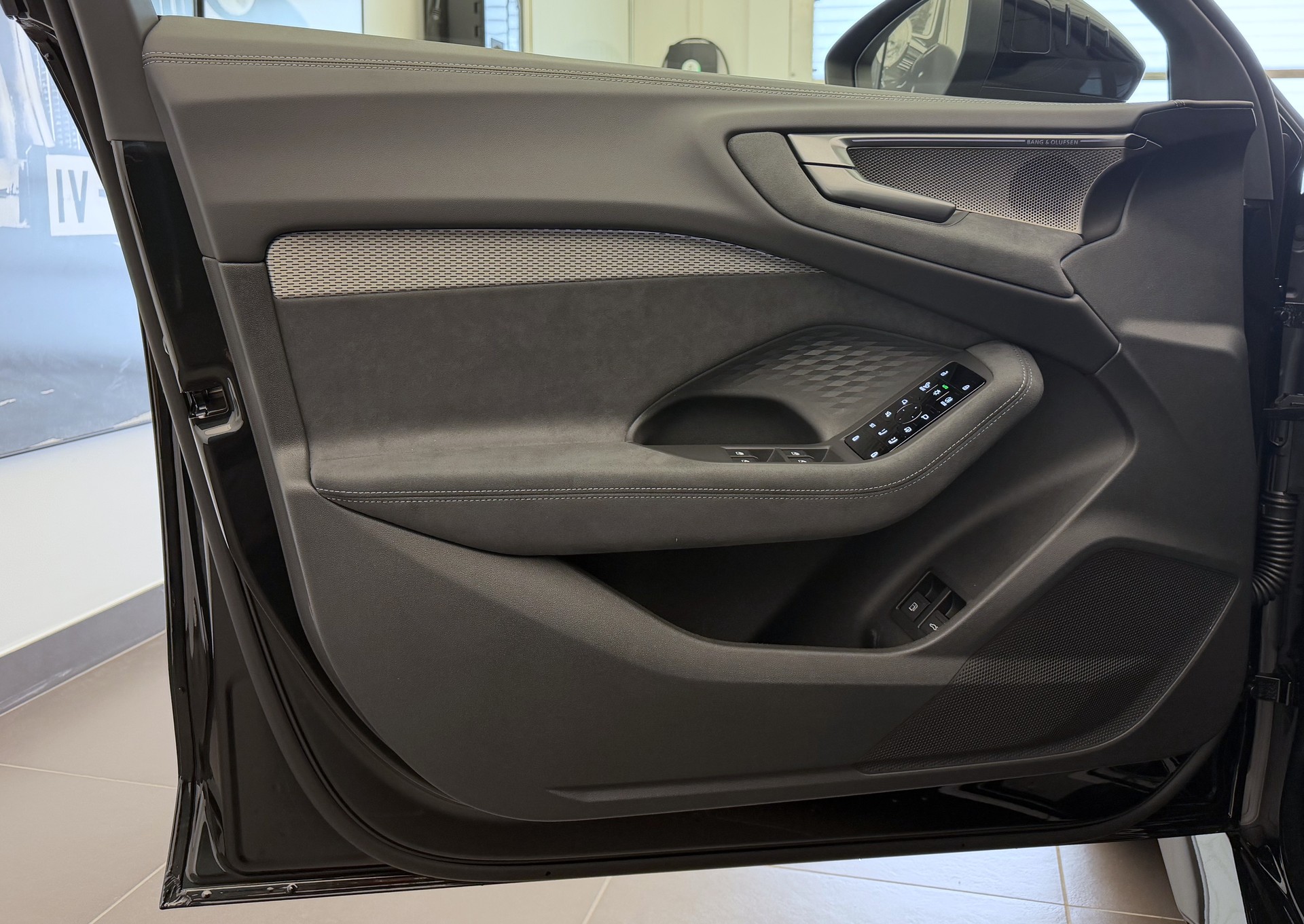 AUDI RS 5 Limousine TFSI 470 kW Tiptronic quattro-showroom-element-3