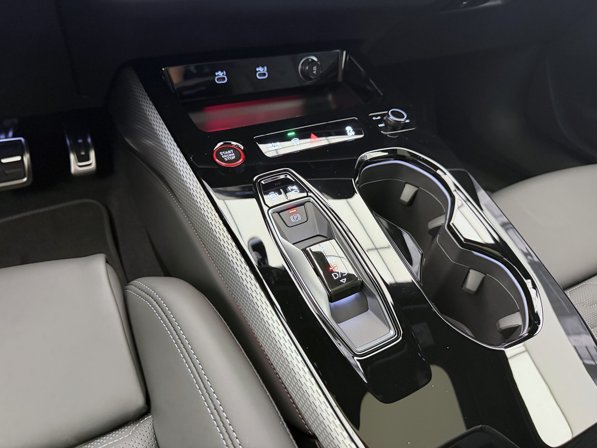 AUDI RS 5 Limousine TFSI 470 kW Tiptronic quattro-image-13