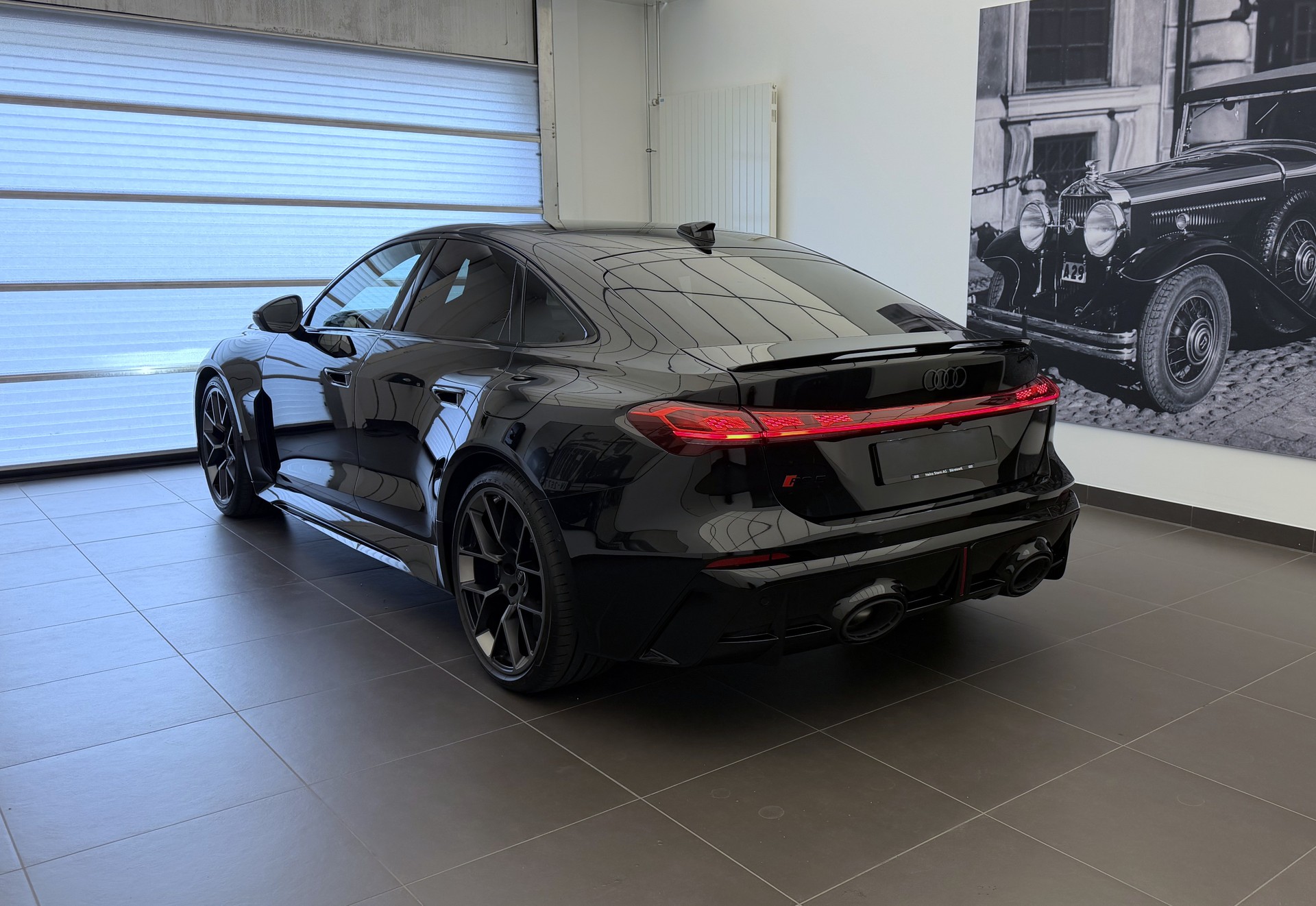 AUDI RS 5 Limousine TFSI 470 kW Tiptronic quattro-image-24