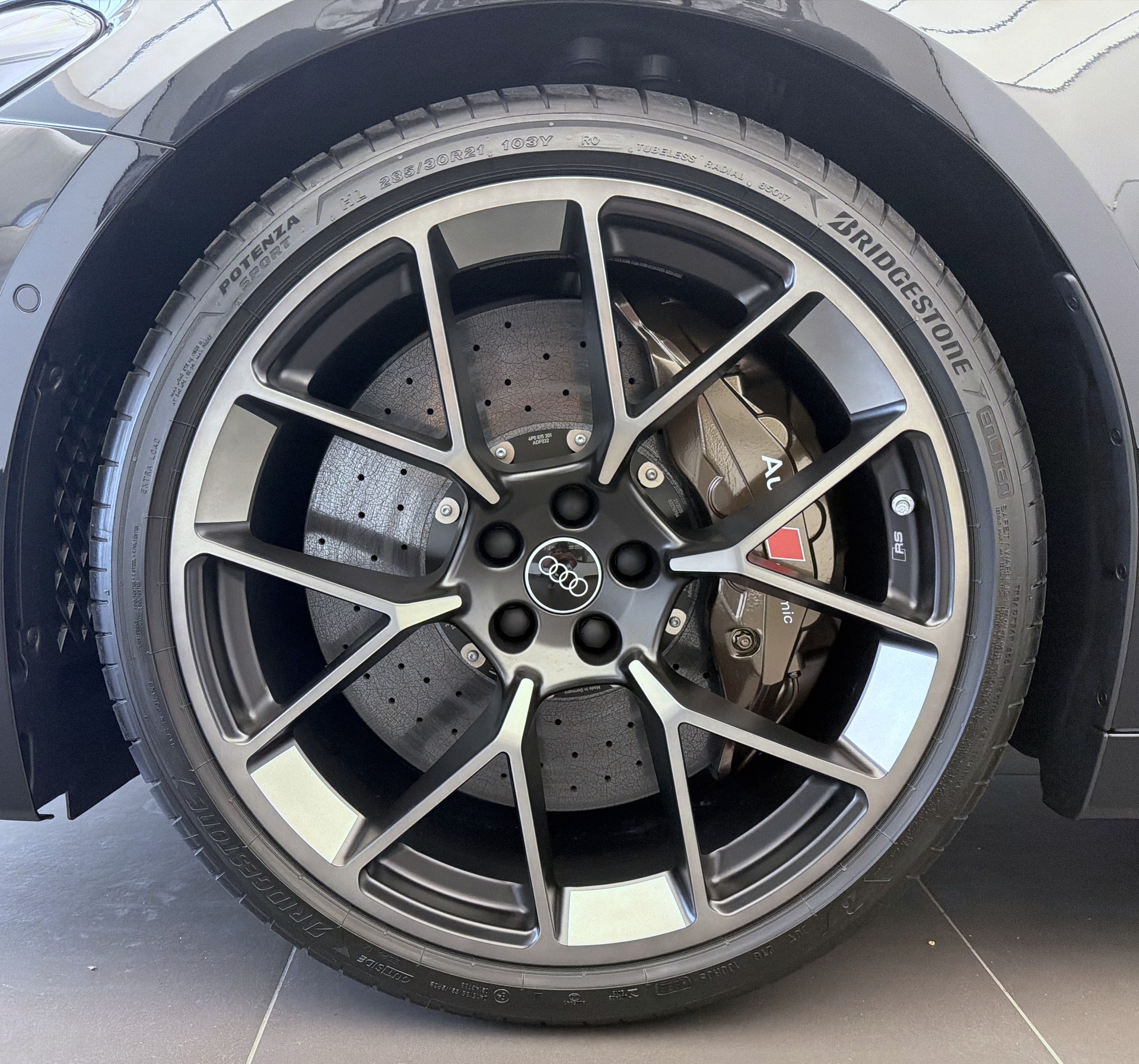 AUDI RS 5 Limousine TFSI 470 kW Tiptronic quattro-showroom-element-2