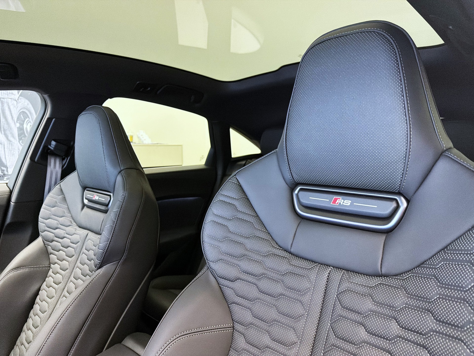 AUDI RS 5 Limousine TFSI 470 kW Tiptronic quattro-image-6