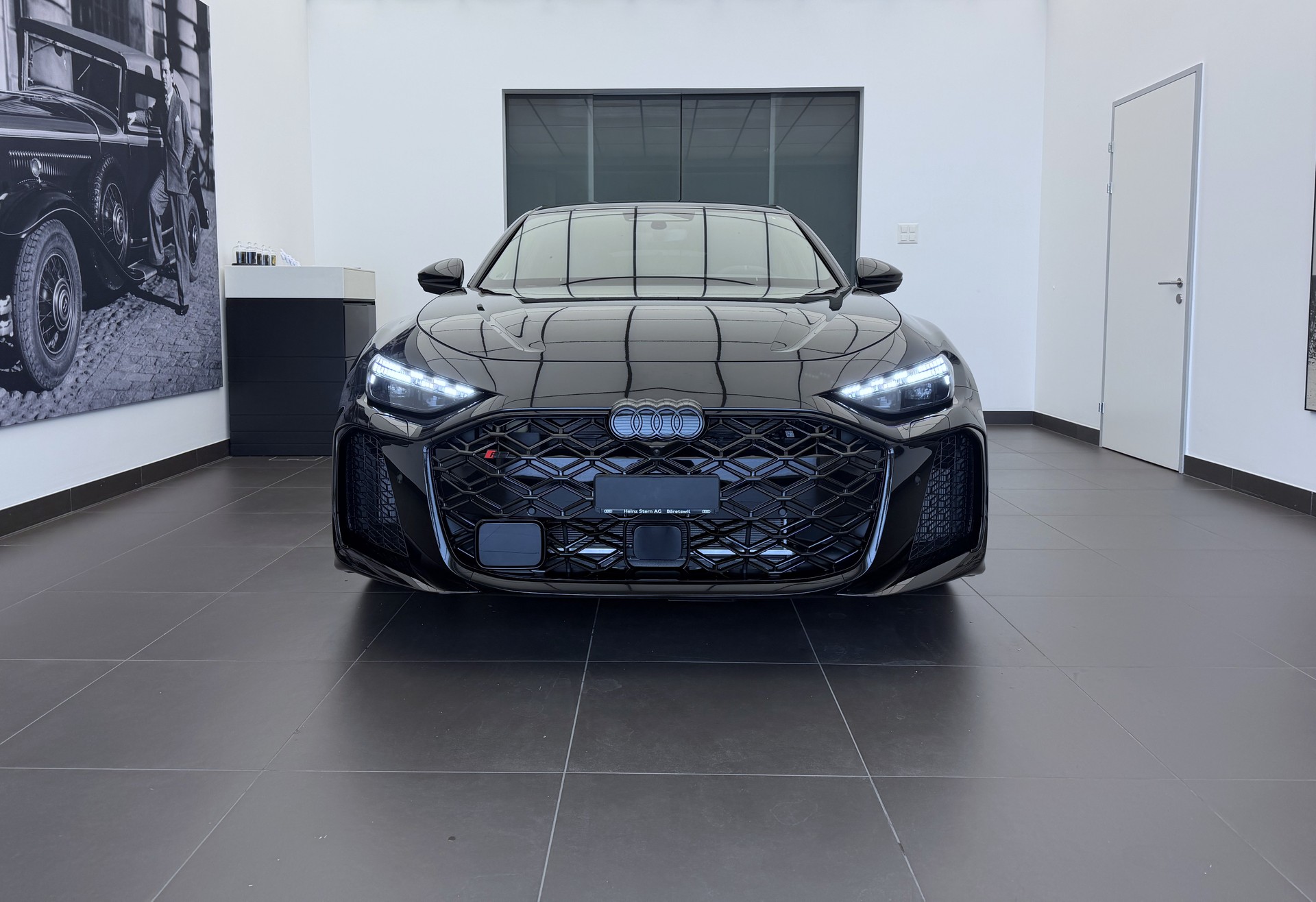 AUDI RS 5 Limousine TFSI 470 kW Tiptronic quattro-showroom-element-1