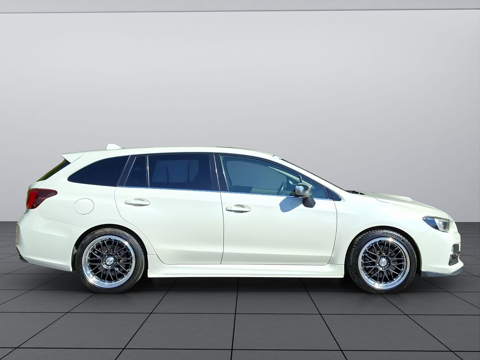 SUBARU Levorg 1.6DIT Luxury S AWD Lineartronic-image-8