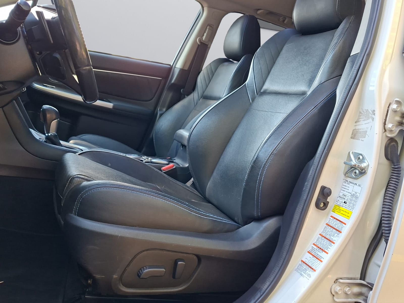 SUBARU Levorg 1.6DIT Luxury S AWD Lineartronic-image-10