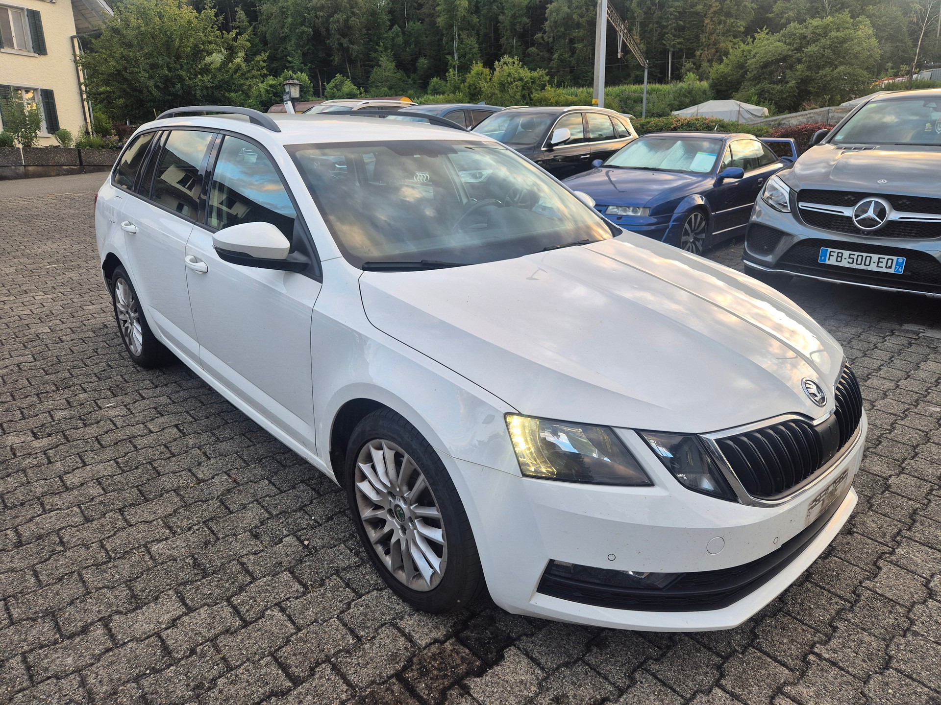 SKODA Octavia Combi 2.0 TDI Ambition 4x4 DSG-image-1