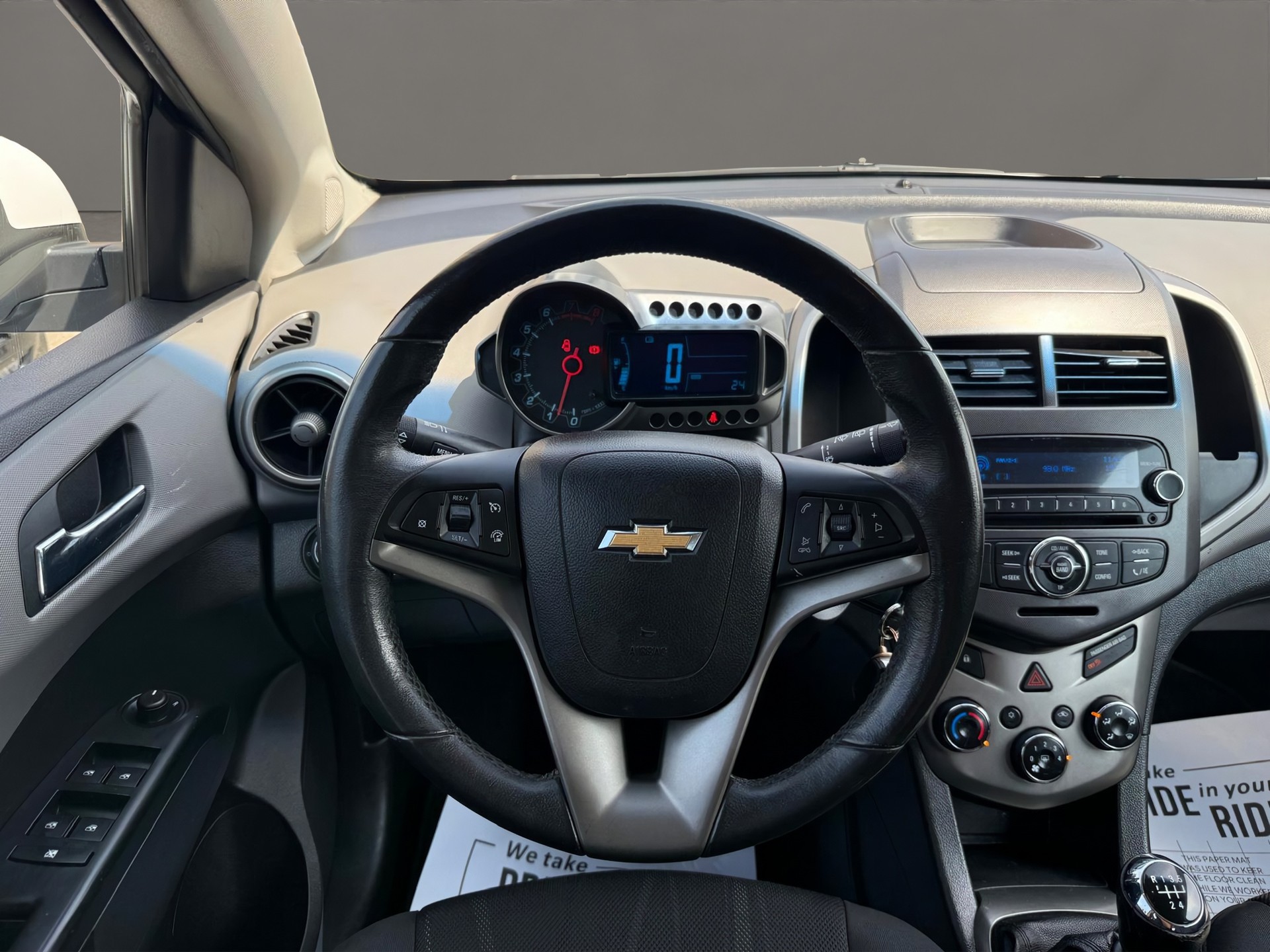 CHEVROLET Aveo 1.6 LTZ-image-12