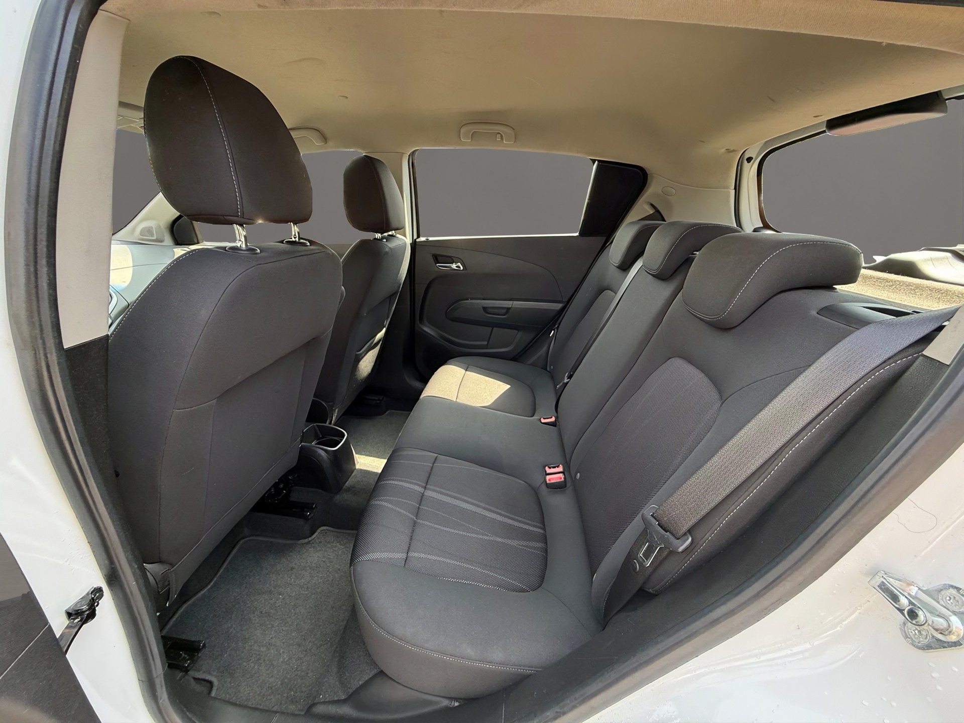 CHEVROLET Aveo 1.6 LTZ-image-10