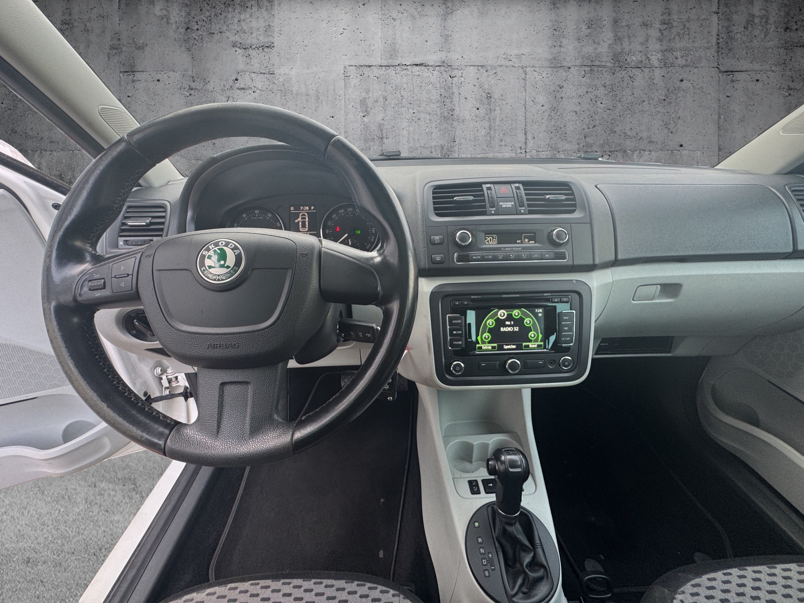 SKODA Roomster 1.2 TSI Ambition DSG-image-14