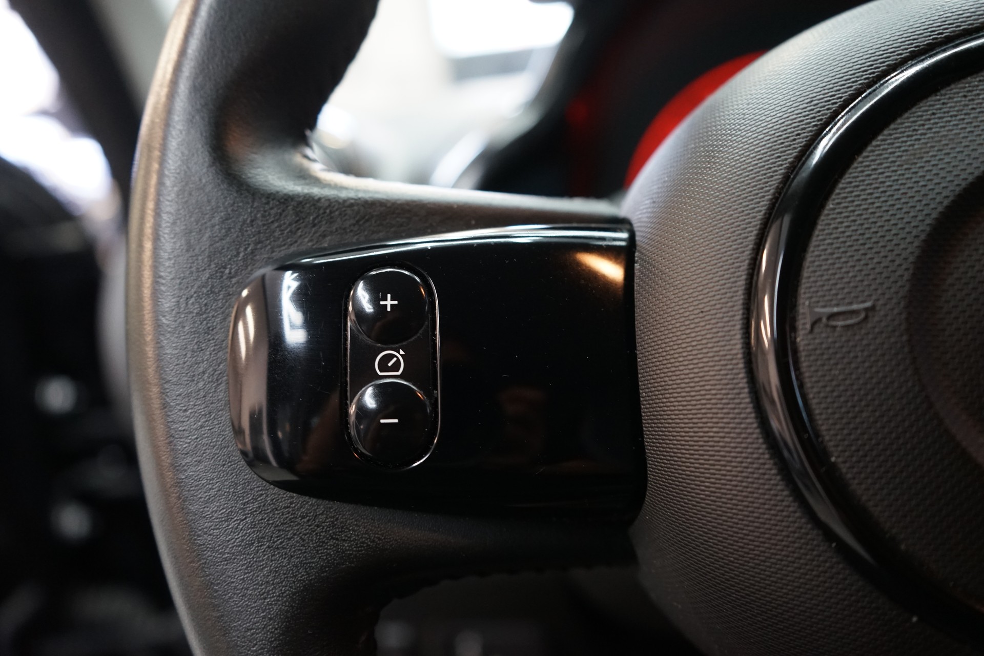 RENAULT Twingo TCe 95 Urban EDC-image-5