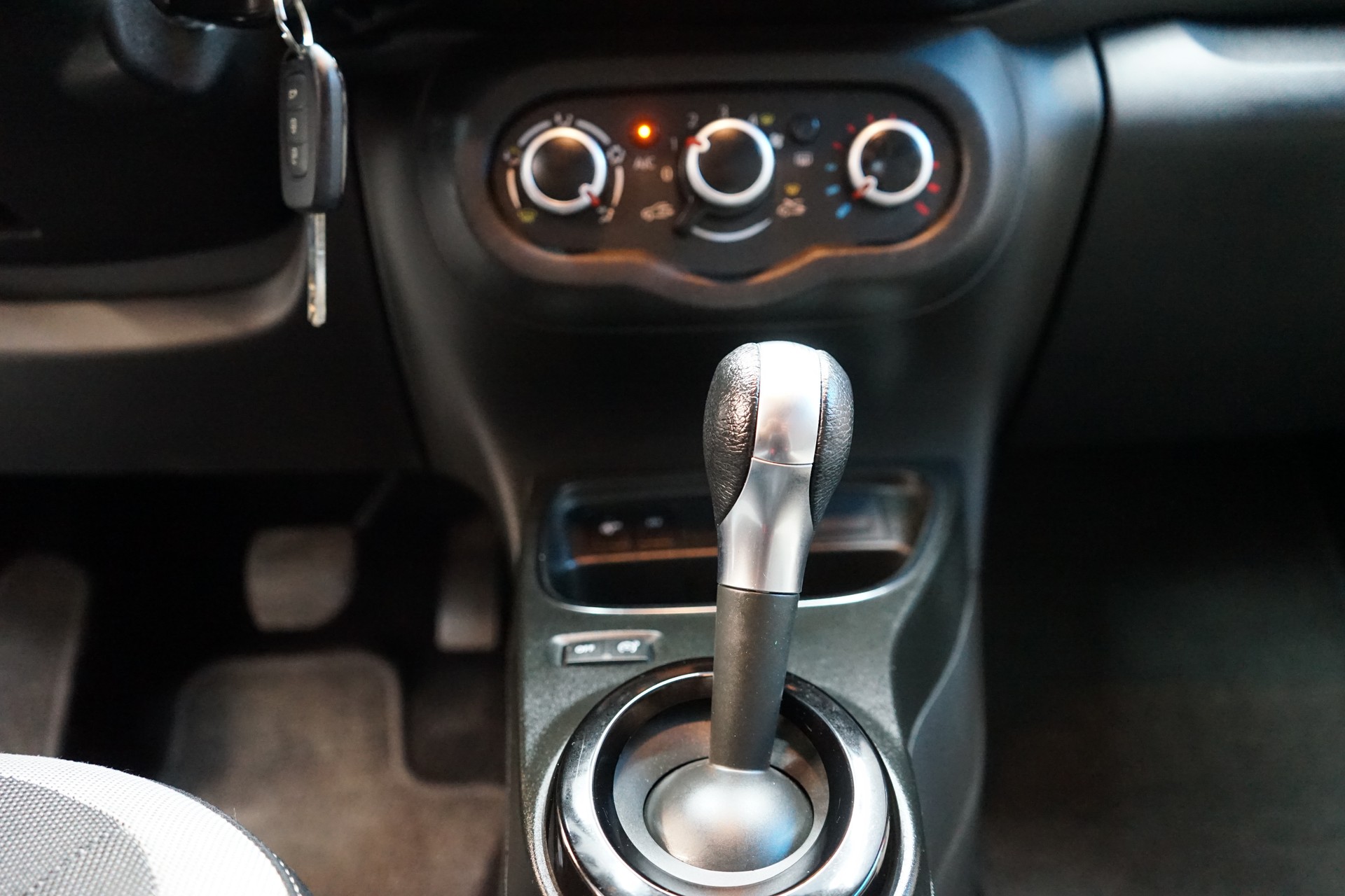 RENAULT Twingo TCe 95 Urban EDC-image-10