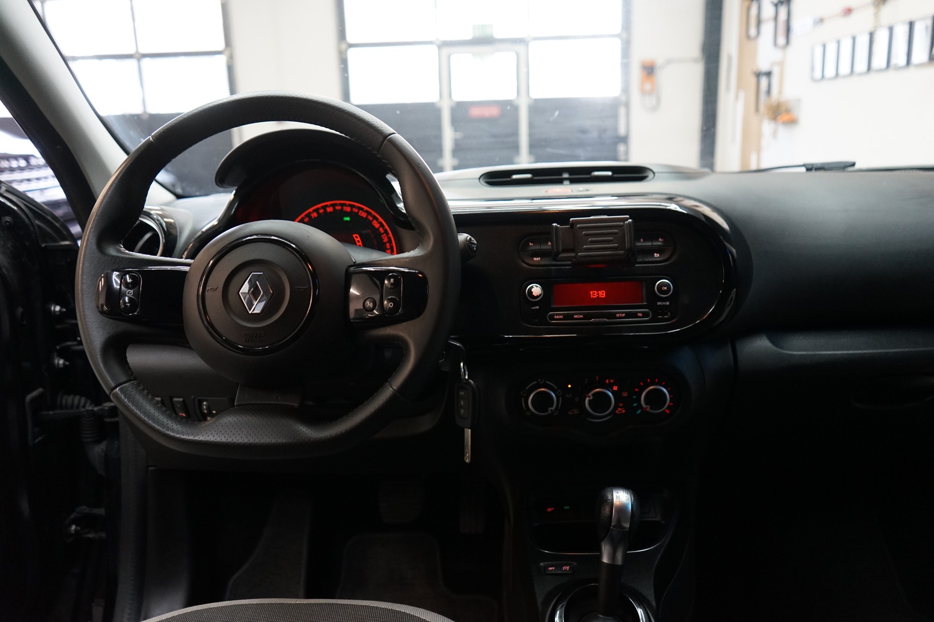 RENAULT Twingo TCe 95 Urban EDC-image-4