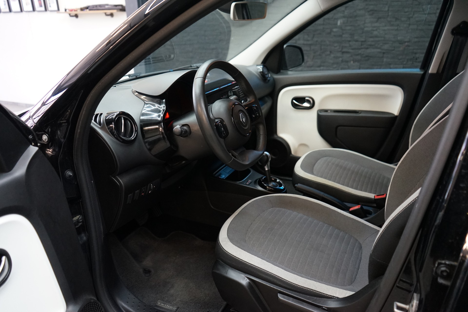 RENAULT Twingo TCe 95 Urban EDC-image-3