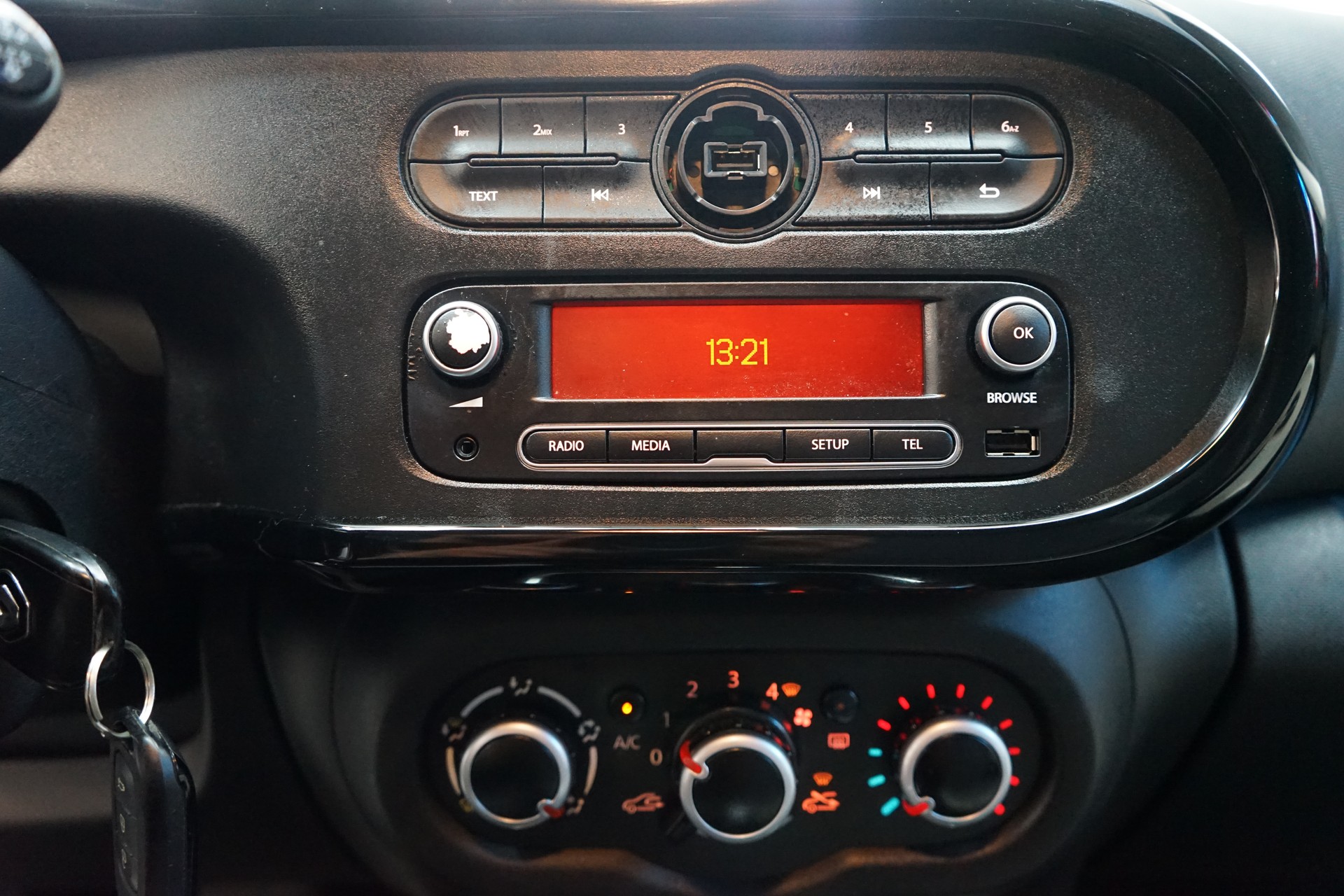 RENAULT Twingo TCe 95 Urban EDC-image-9