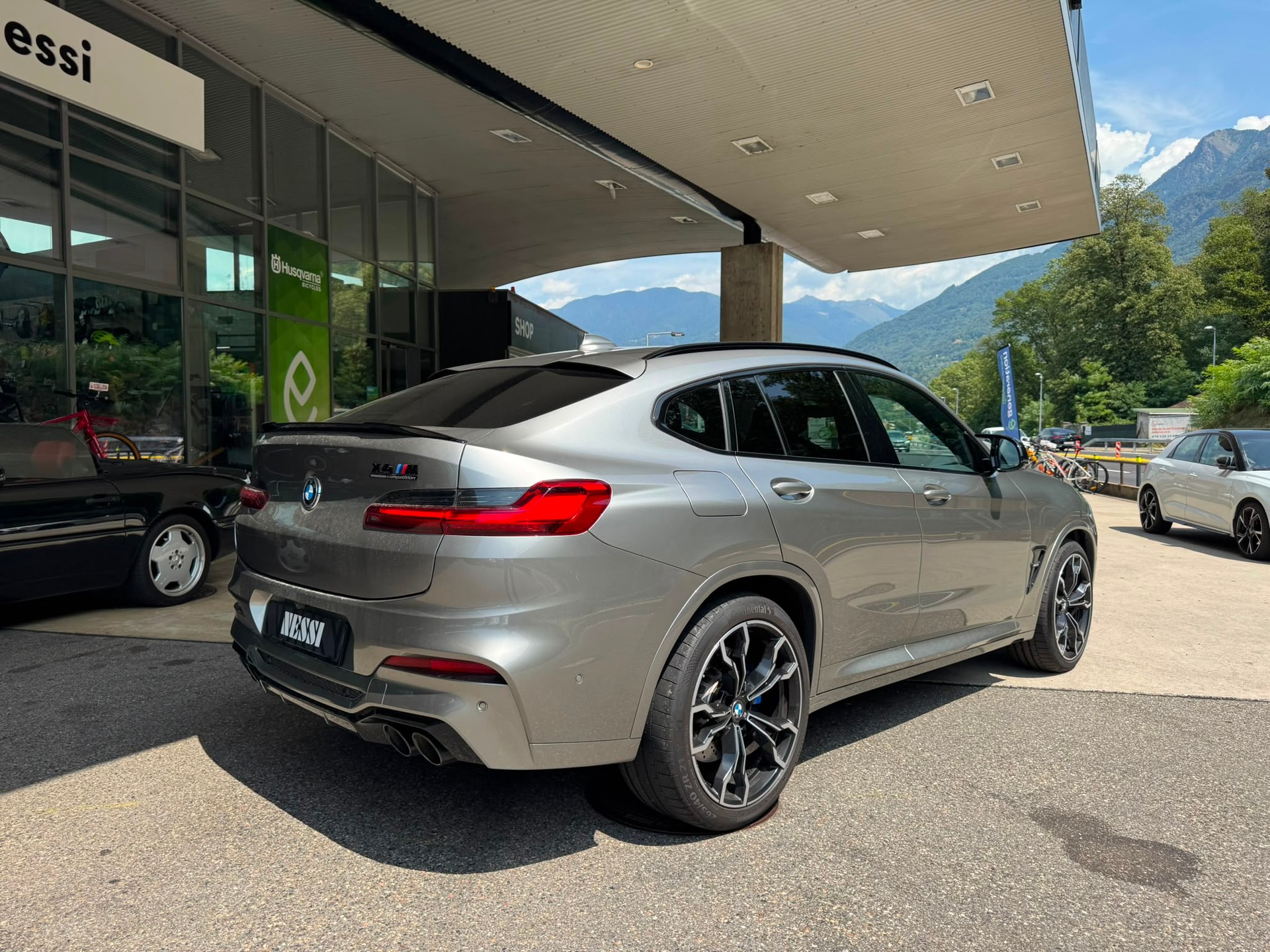BMW X4M M Competition Steptronic-showroom-element-2
