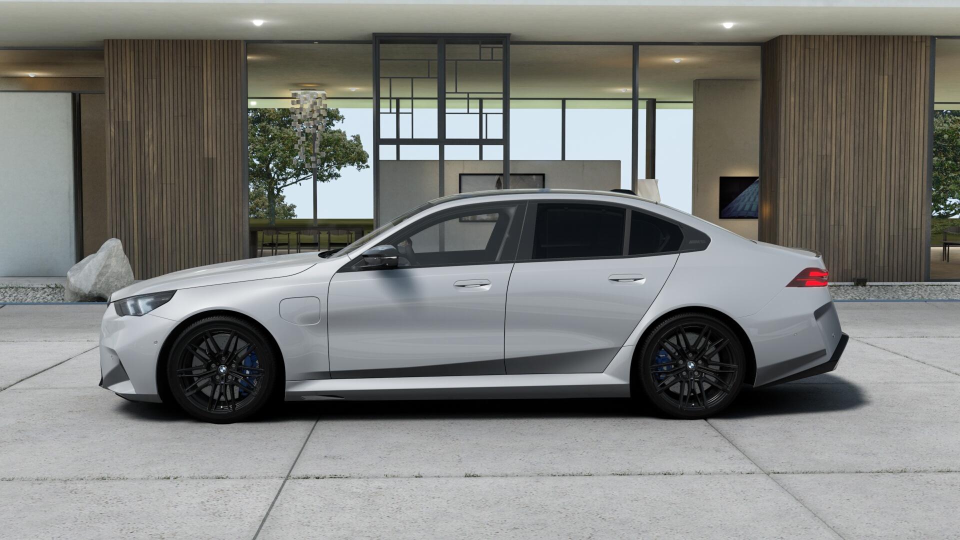 BMW M5 xDrive-showroom-element-1