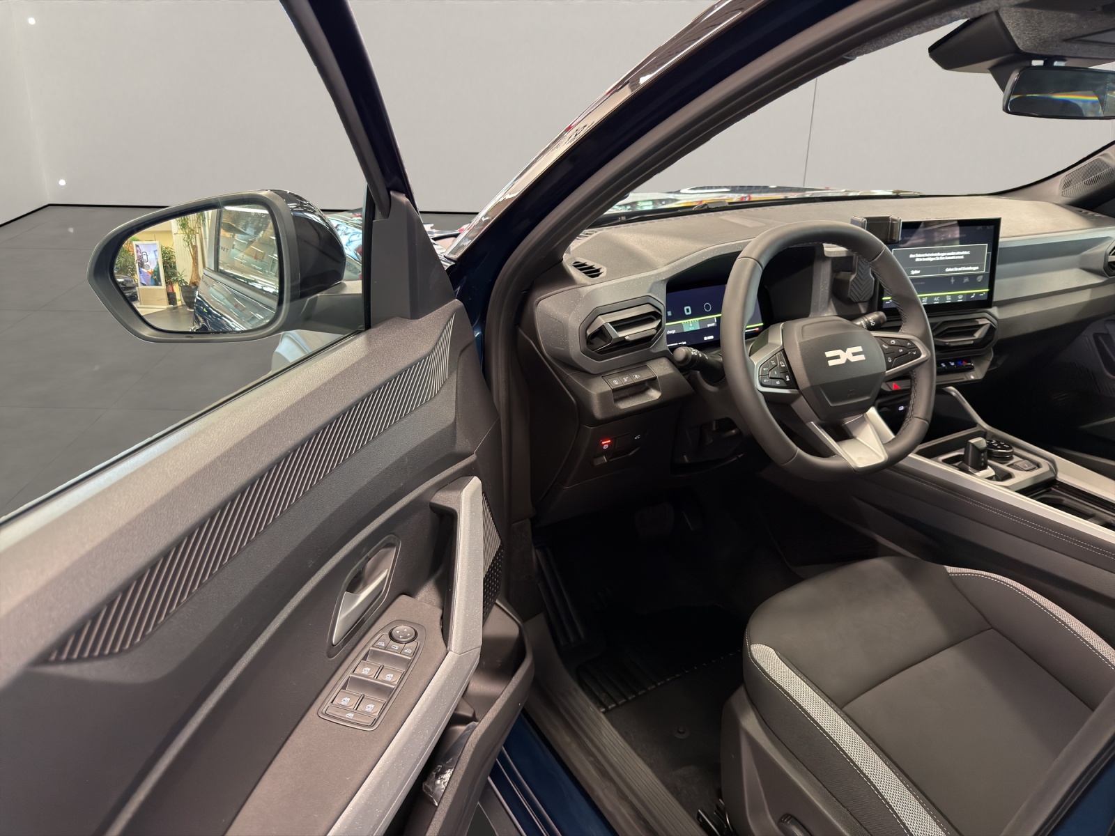 DACIA Duster 1.2 Hybrid Journey 4WD-image-6