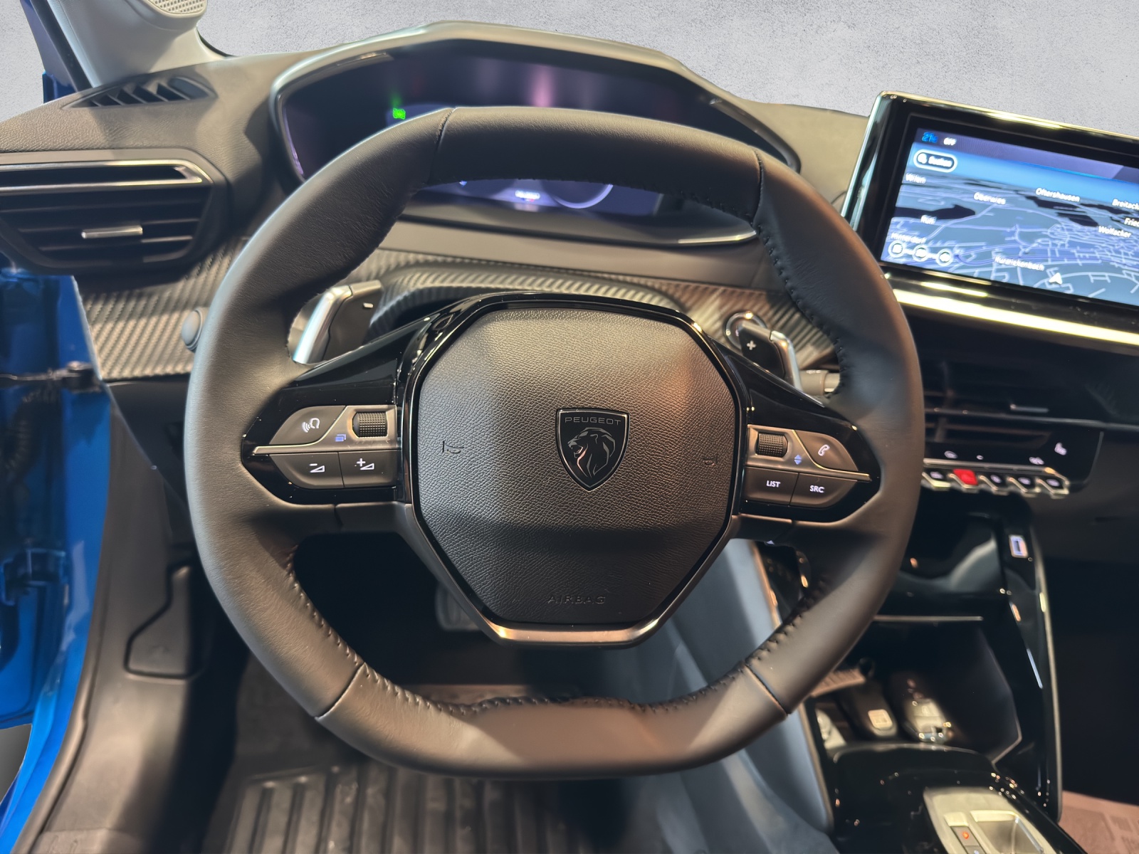 PEUGEOT 208 1.2 Hybrid Allure-image-11