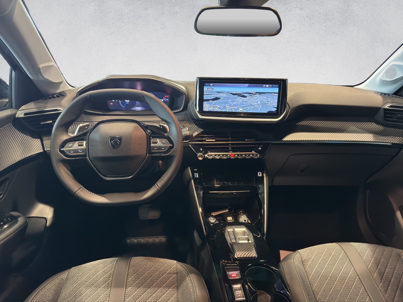 PEUGEOT 208 1.2 Hybrid Allure-image-13