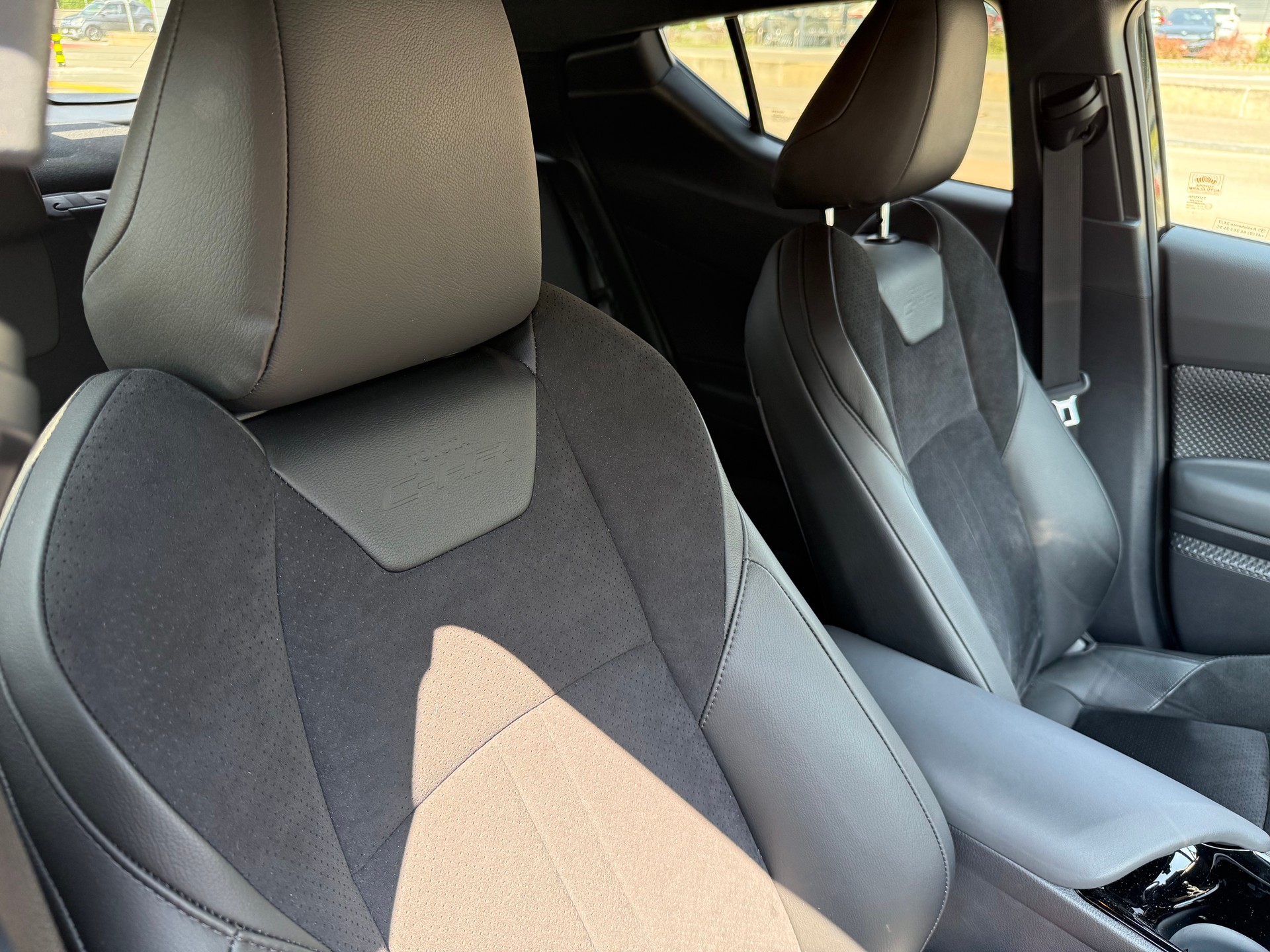 TOYOTA C-HR 2.0 HSD CVT Move-image-9