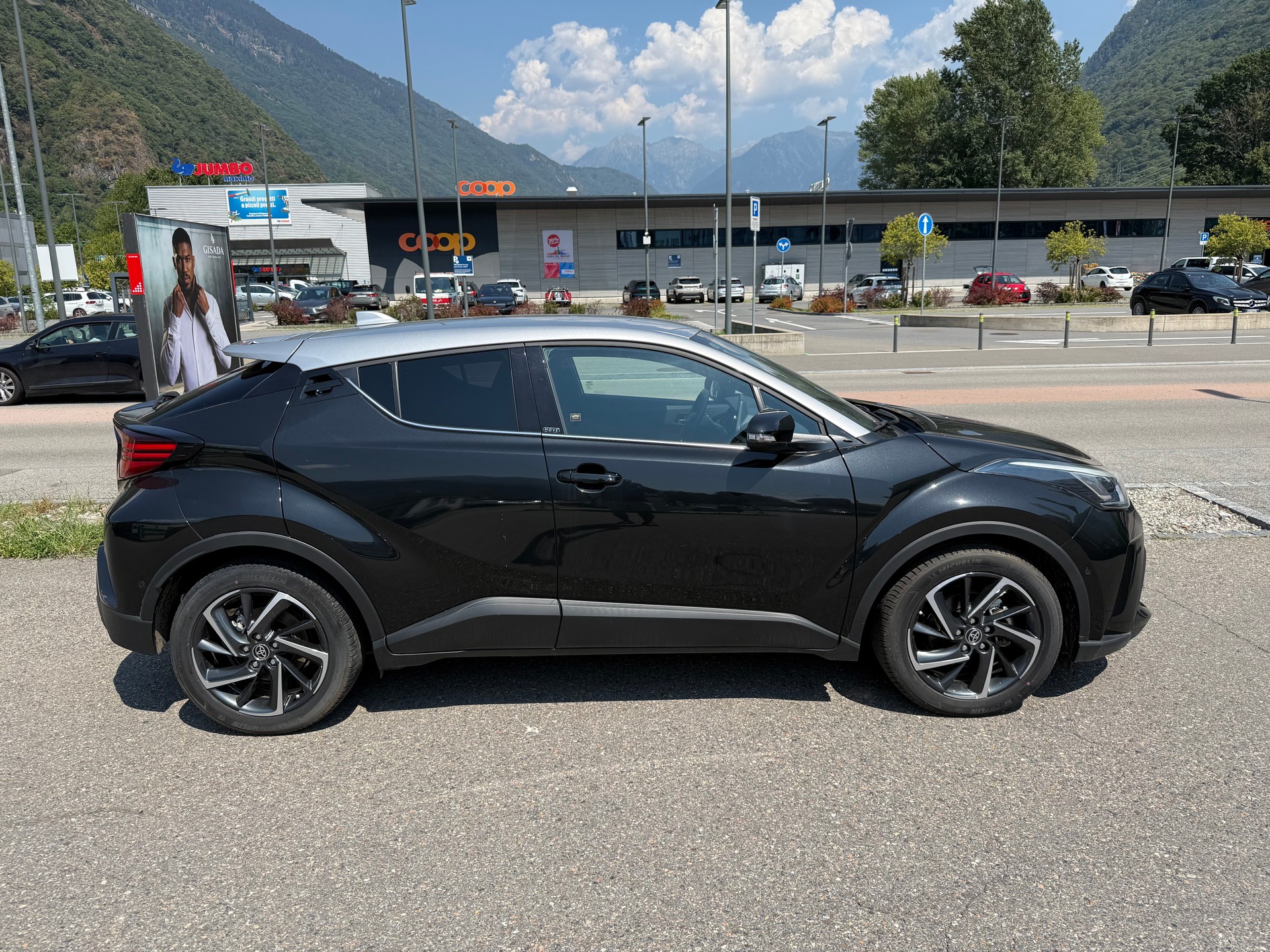 TOYOTA C-HR 2.0 HSD CVT Move-image-0