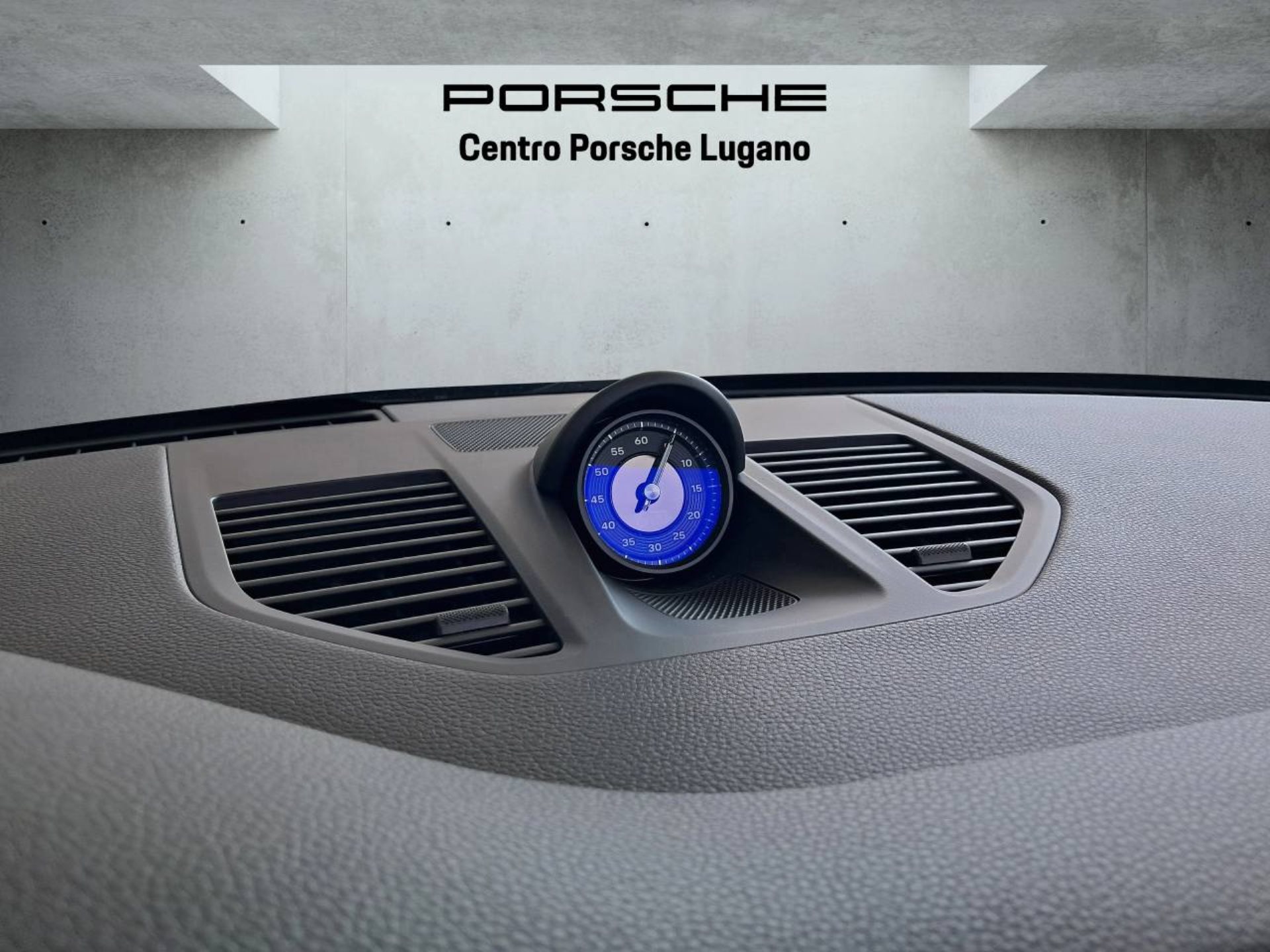 PORSCHE 911 Carrera Cabriolet-image-25