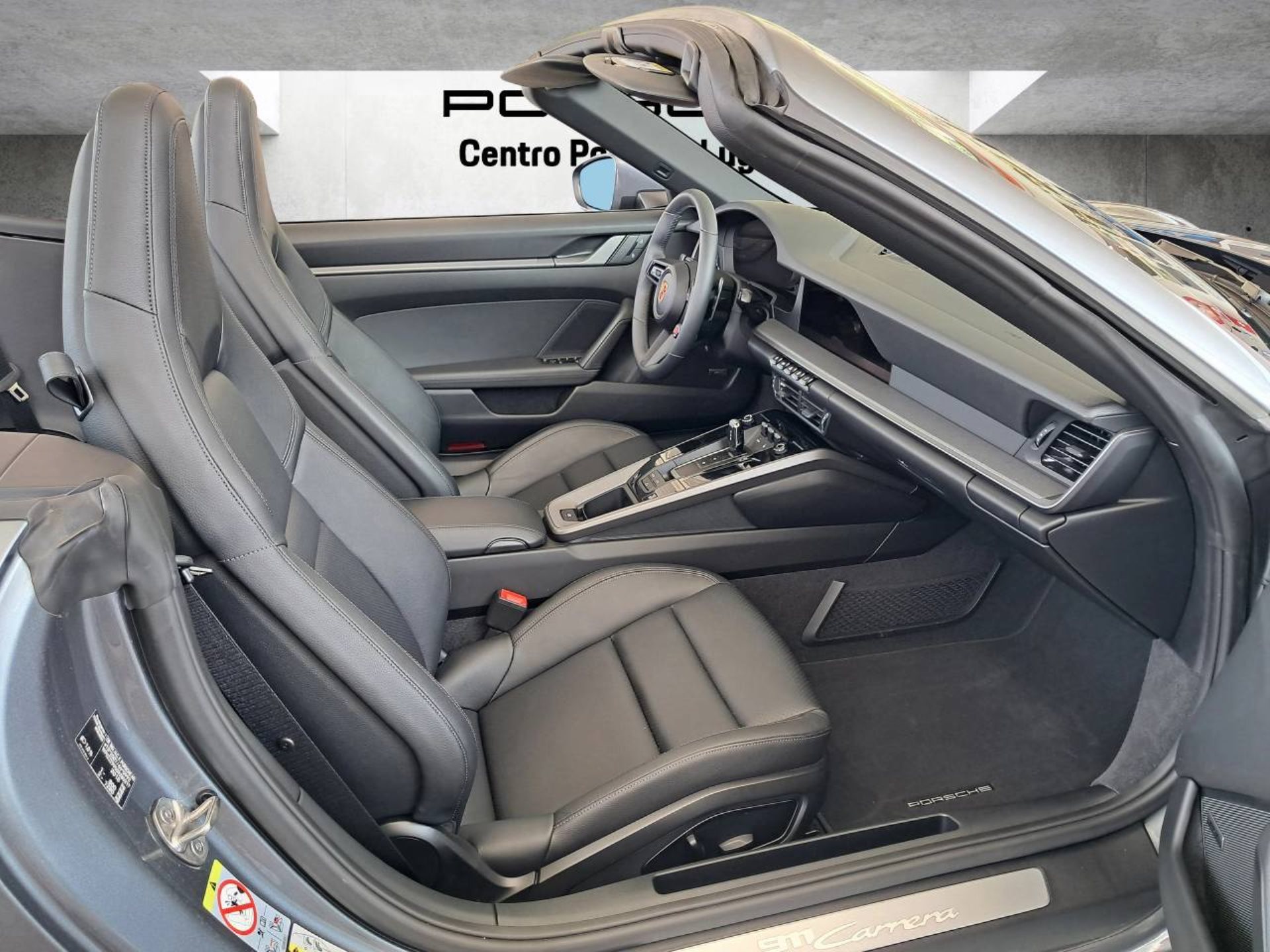 PORSCHE 911 Carrera Cabriolet-image-14