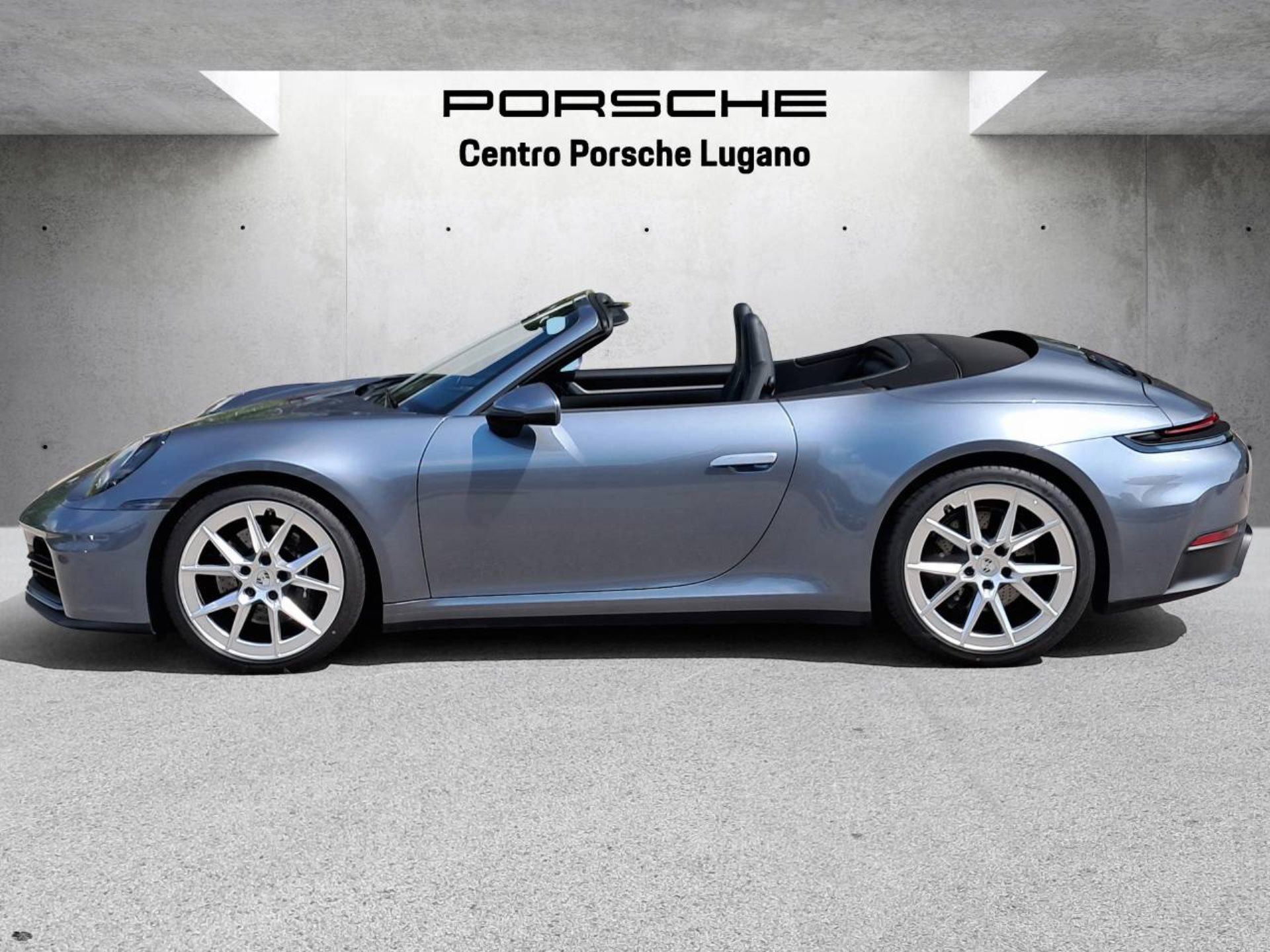 PORSCHE 911 Carrera Cabriolet-image-1