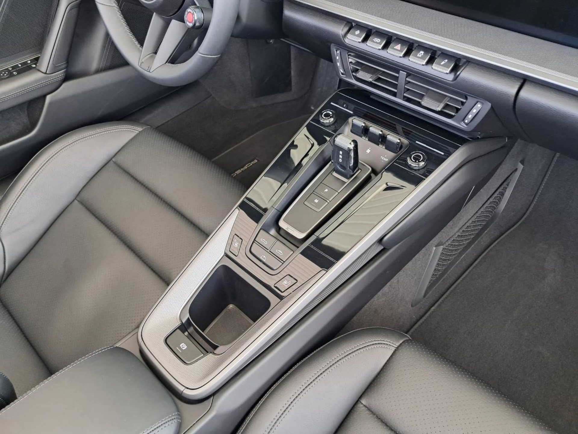 PORSCHE 911 Carrera Cabriolet-image-19
