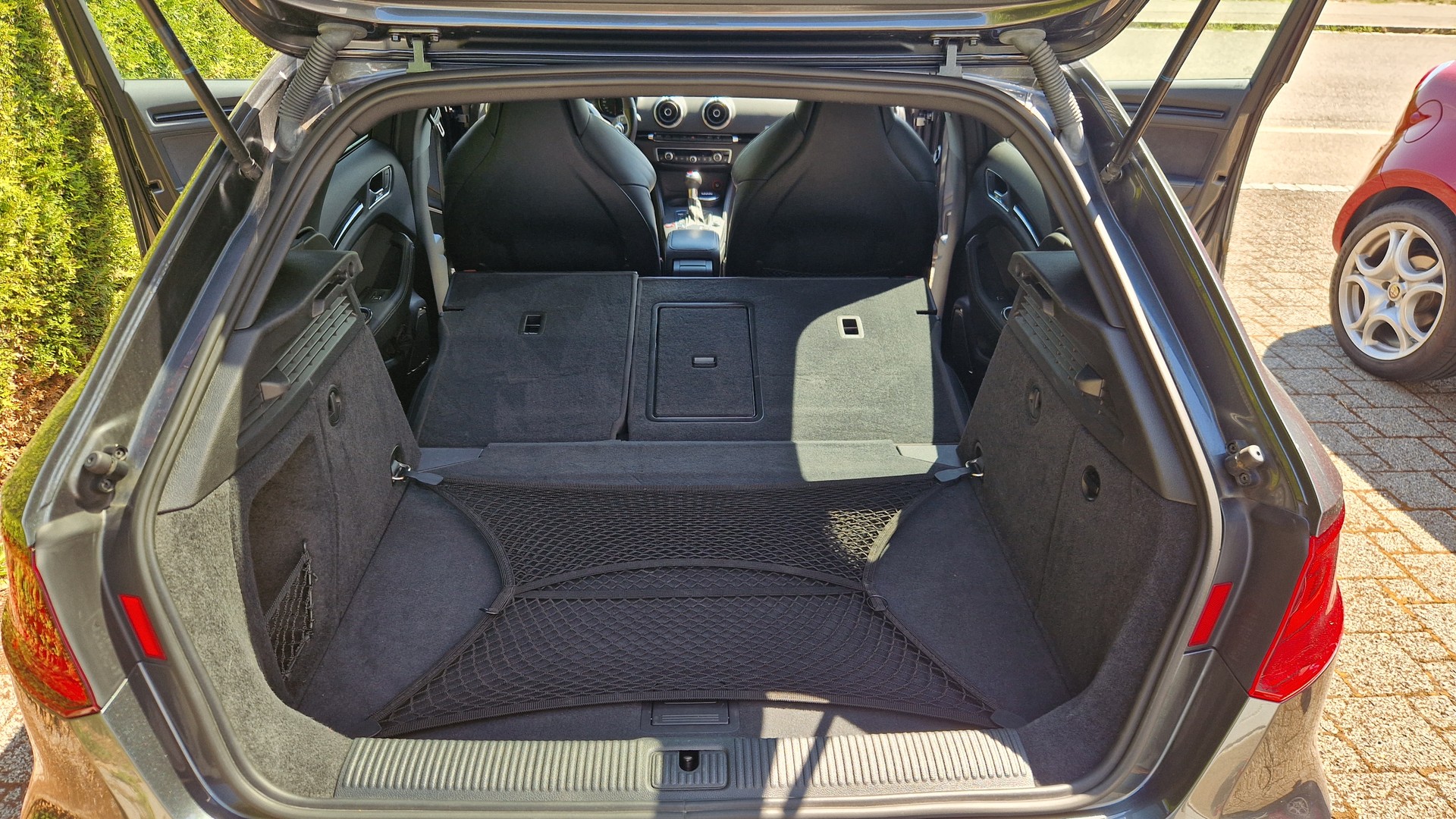 AUDI RS3 2.5 TFSI quattro S-Tronic-image-14